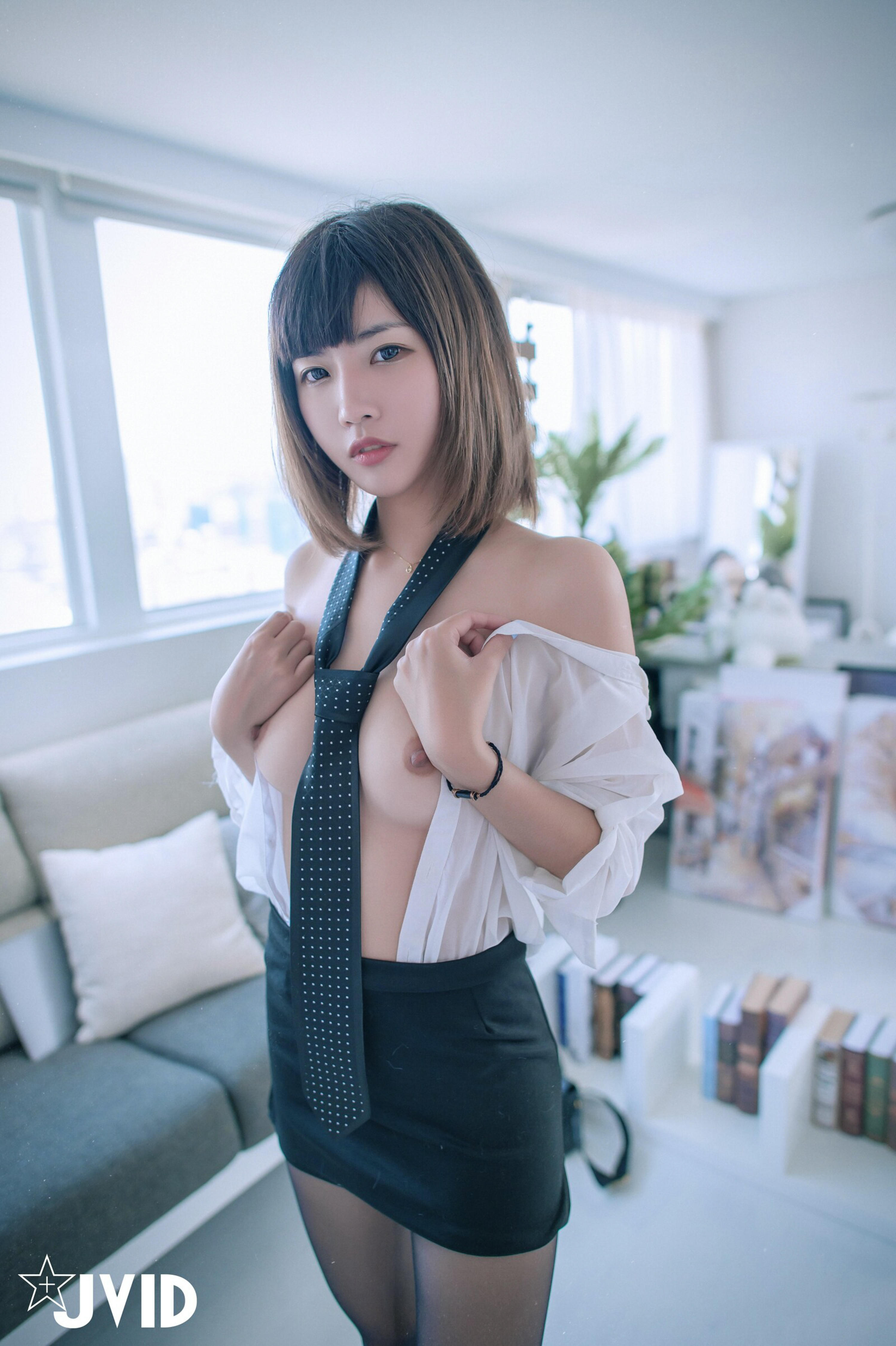 JVID NO.559 面試遇到變態公司 - 果寶寶 [150P 3V 1.75GB]_第2集