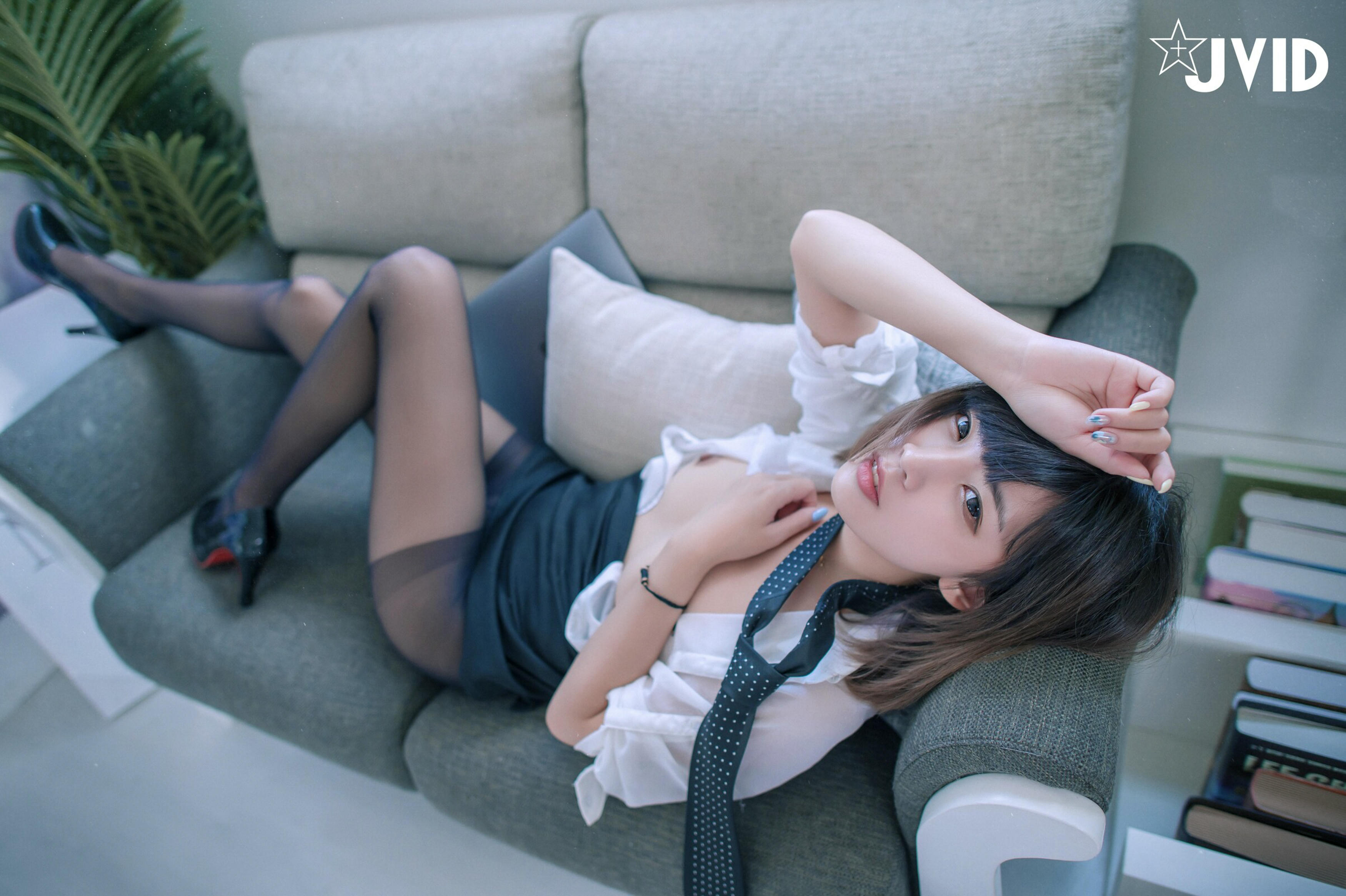 JVID NO.559 面試遇到變態公司 - 果寶寶 [150P 3V 1.75GB]_第2集