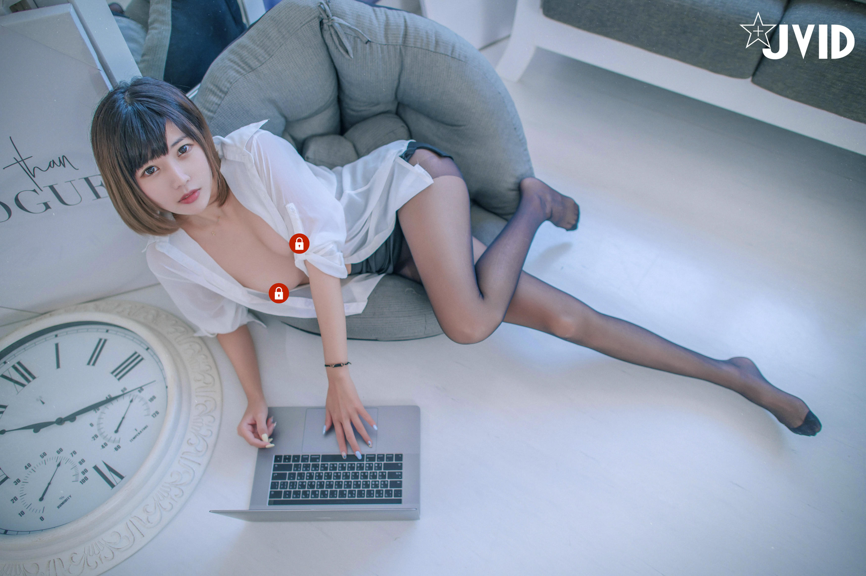 JVID NO.559 面試遇到變態公司 - 果寶寶 [150P 3V 1.75GB]_第1集