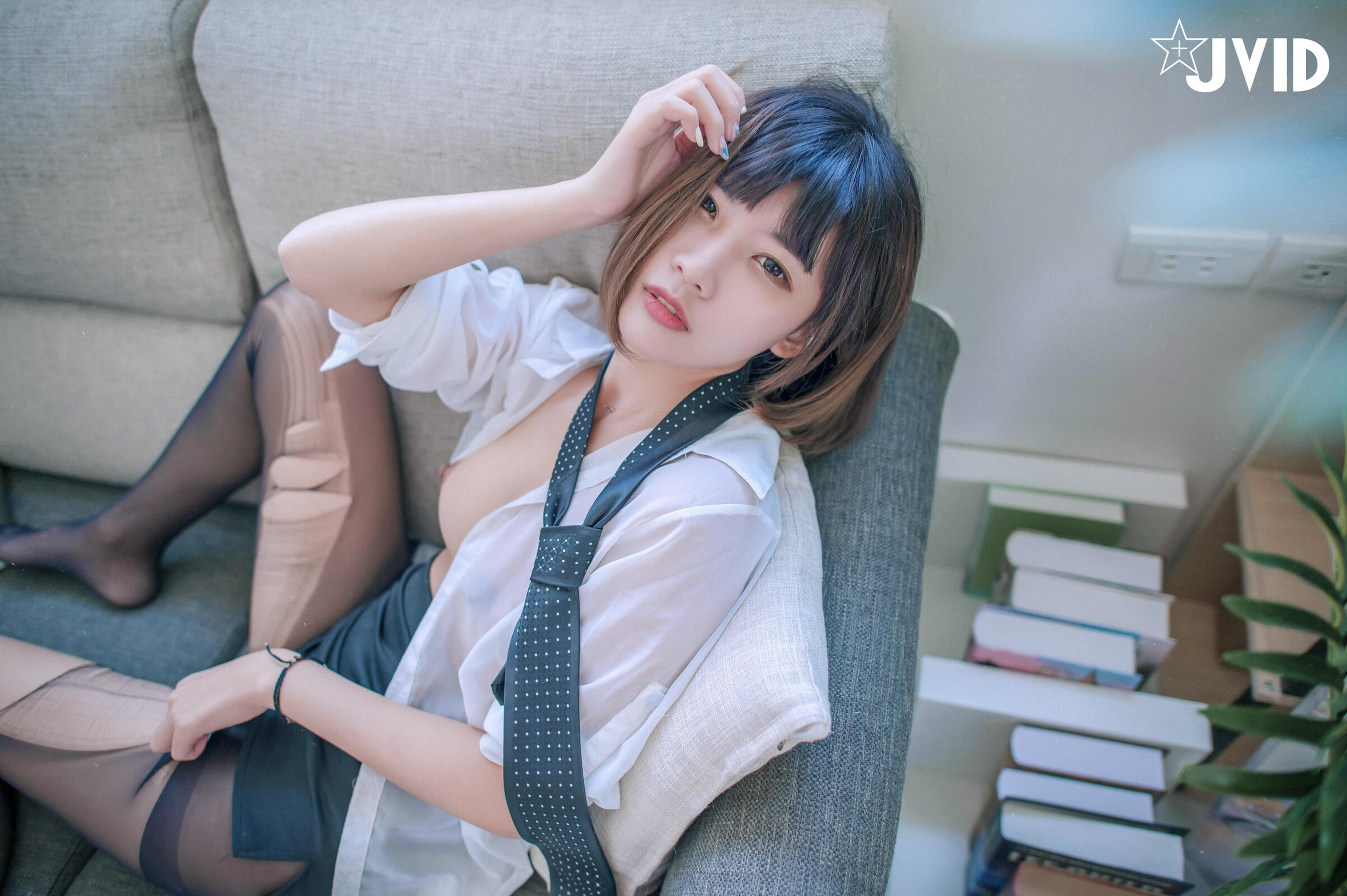 JVID NO.559 面試遇到變態公司 - 果寶寶 [150P 3V 1.75GB]_第3集