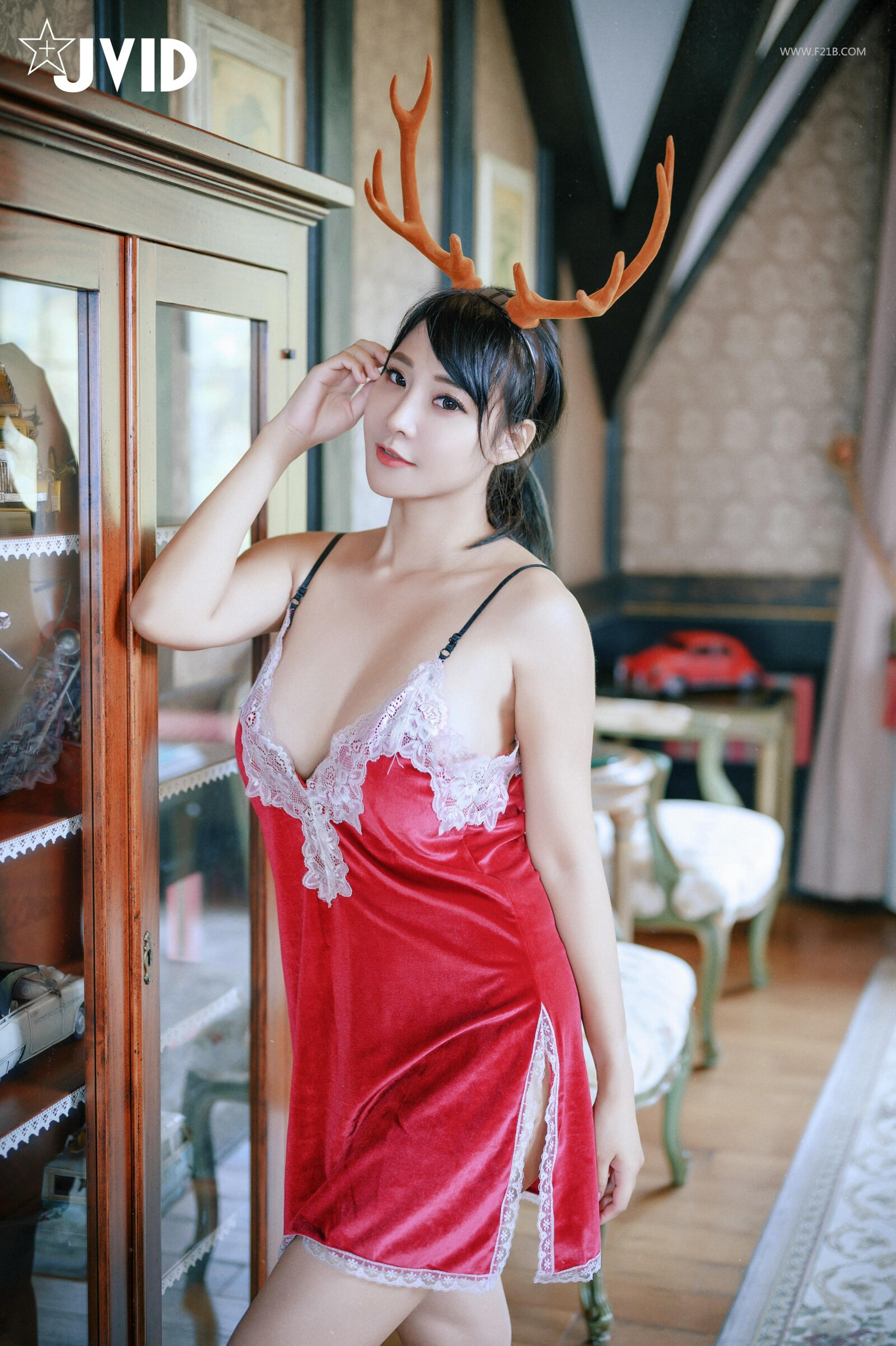 JVID NO.581 完美曲线全裸鹿角尤物 - 乐乐 [173P 1V 2GB]_第1集