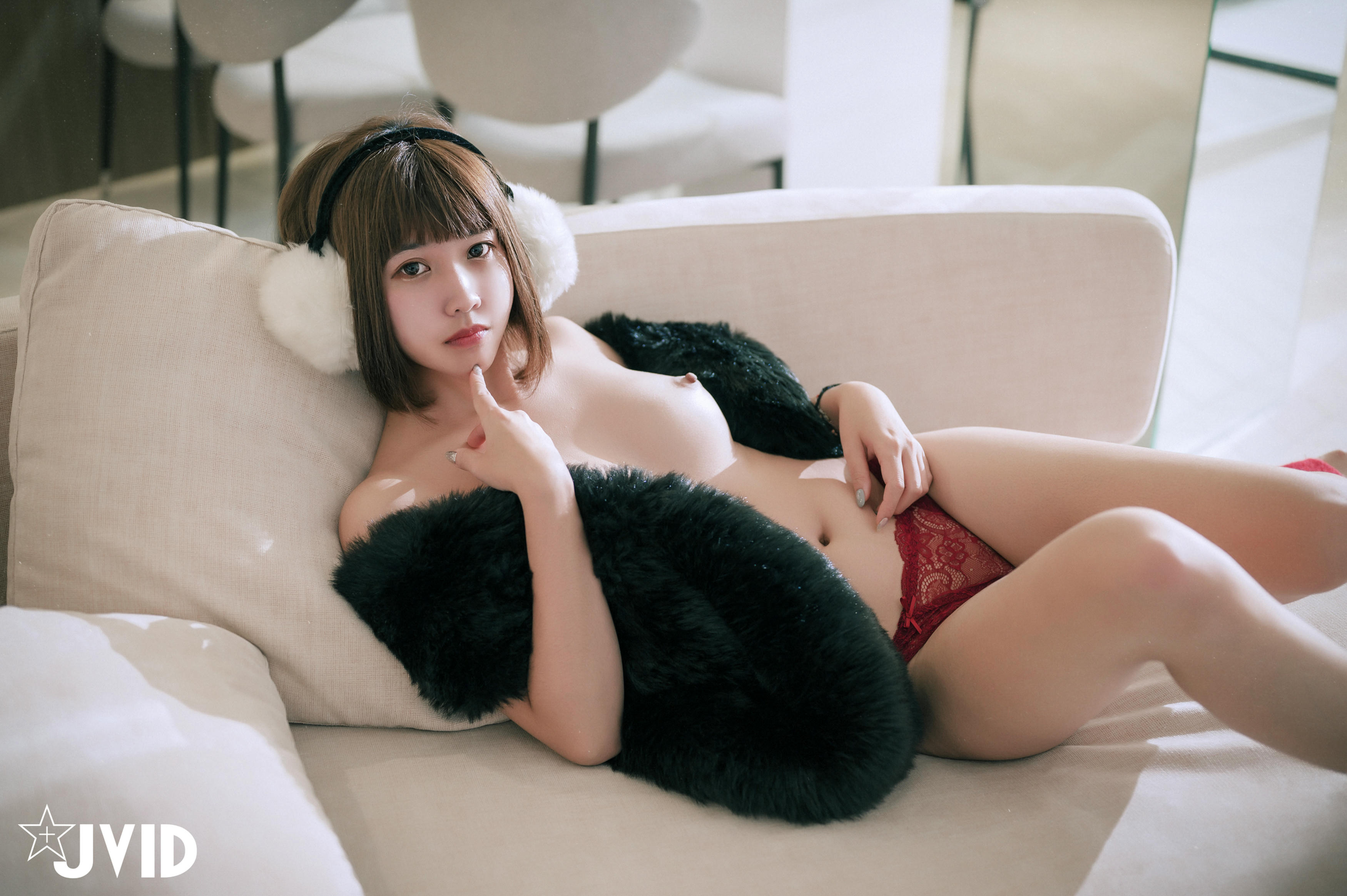 JVID NO.589 胸部長大！不信？！抖奶影片為證 - 果寶寶 [147P 2V 2GB]_第1集