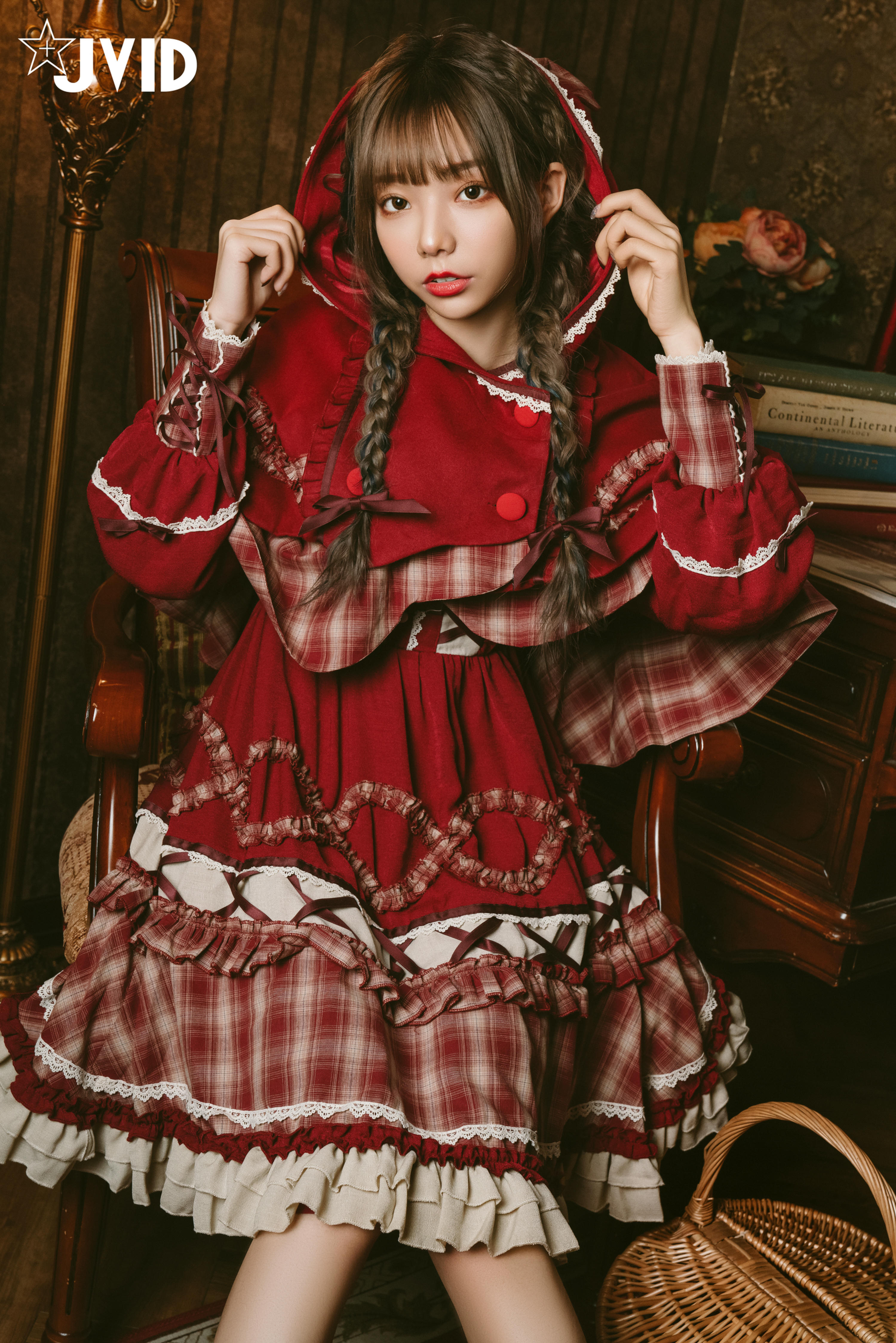 JVID NO.604《啾啾の奇妙な冒険》小紅帽啾啾小公主 [121P 1.7GB]_第1集
