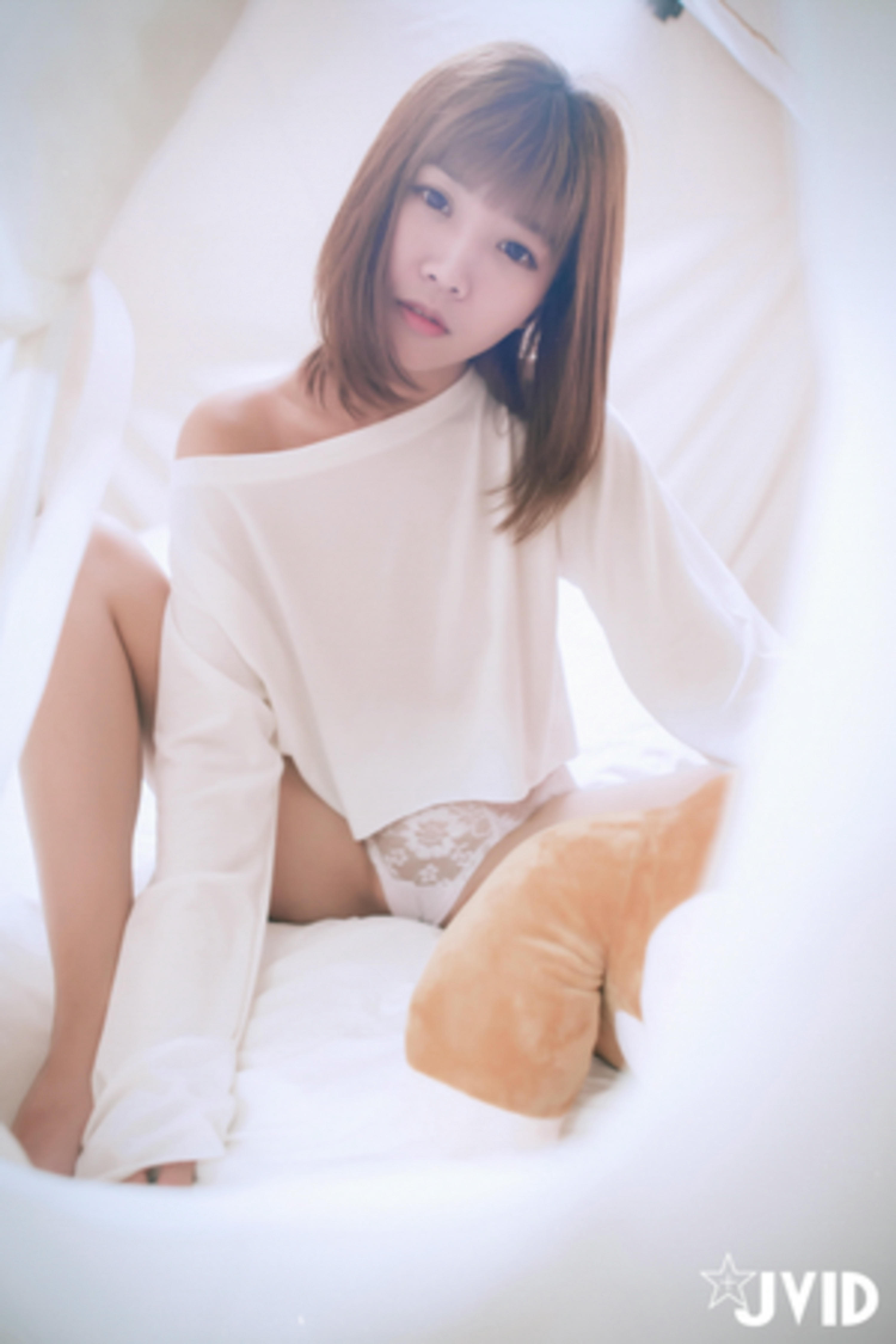 JVID NO.606 野外求生訓練營－帳篷裡的春天 果寶寶 [118P 560MB]_第2集