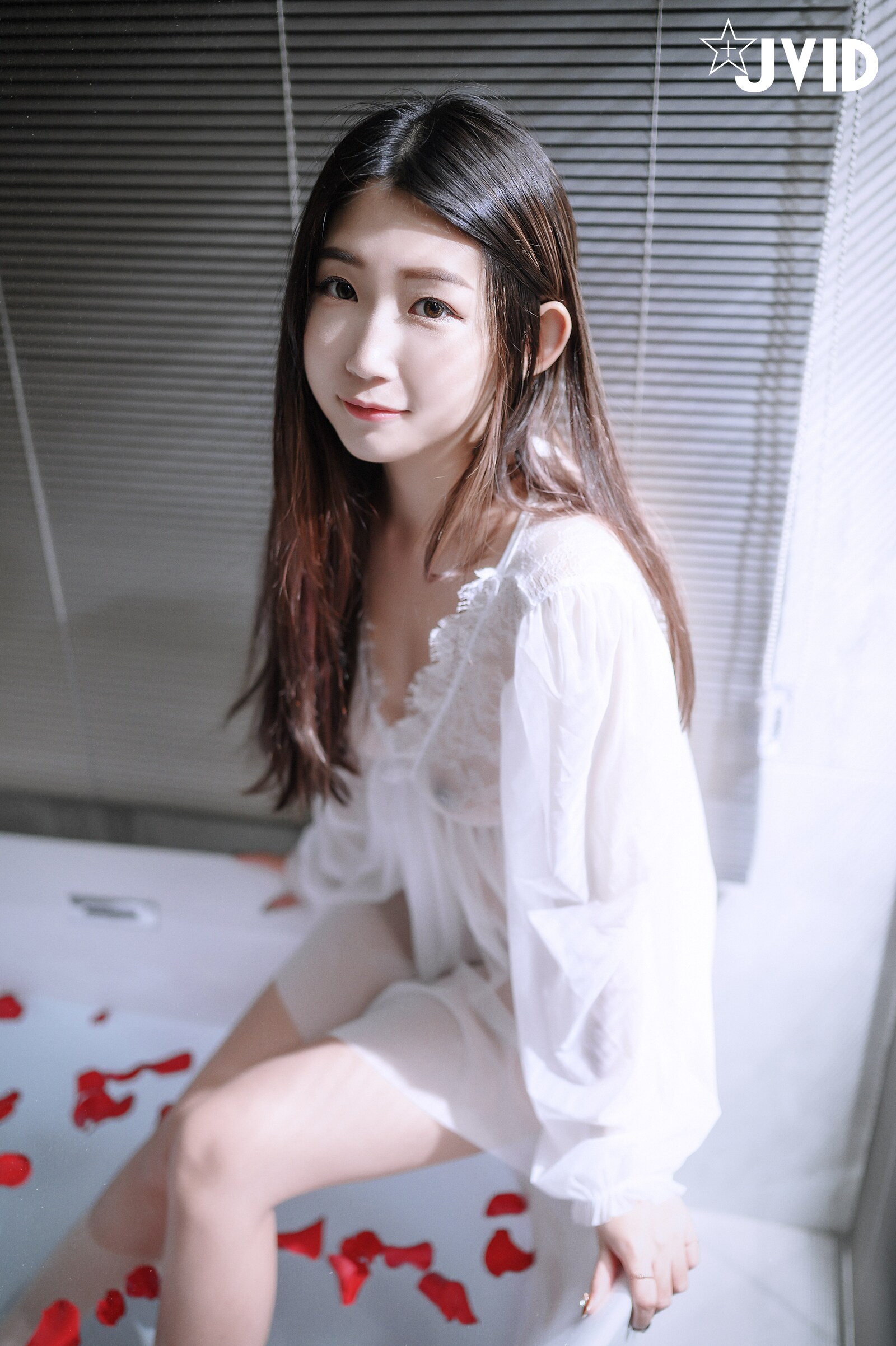 JVID NO.621 mini热爱 [214P1V 292MB]_第2集