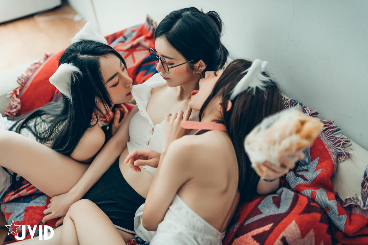 JVID NO.630 辰辰×飘飘×妍妍-她和她的两只猫咪 [146P1V 388MB]_第7集