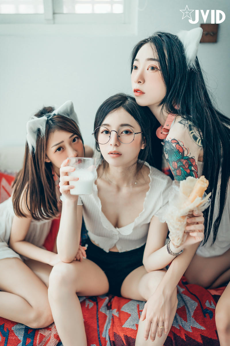JVID NO.630 辰辰×飘飘×妍妍-她和她的两只猫咪 [146P1V 388MB]_第5集