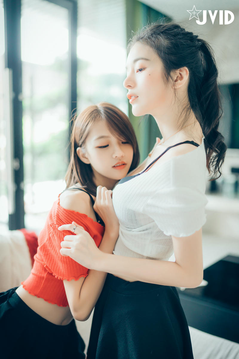 JVID - 好色萝莉妍妍X巨乳御姊辰辰 [136P 1V 221MB]_第2集