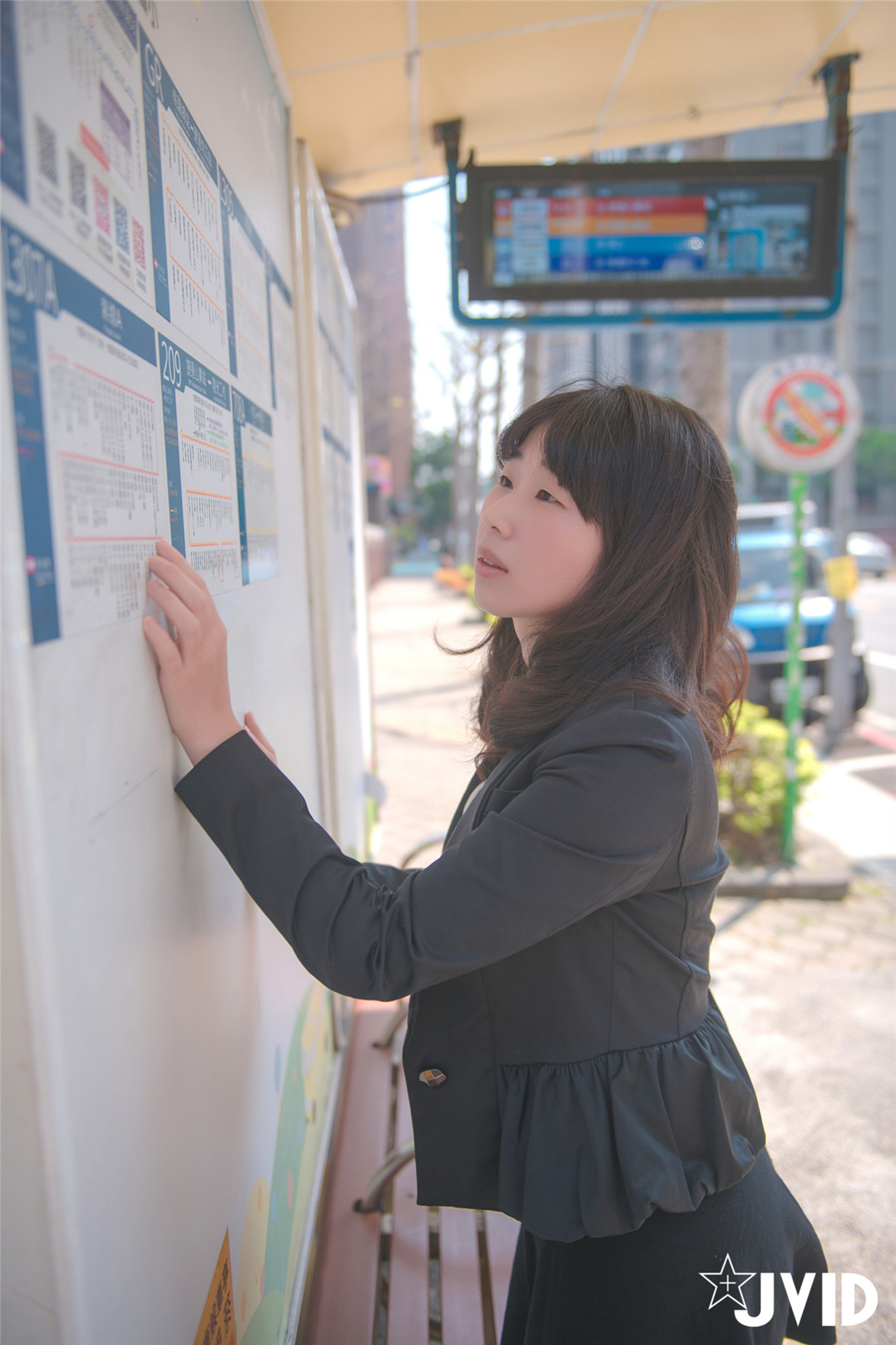 JVID NO.800 公司公交車站接待員 [93P+1V／617MB]_第1集