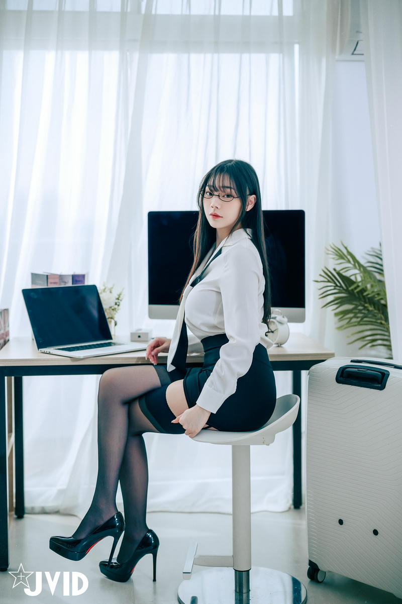 JVID NO.846 苡昕Slivia 超巨乳女秘書 [159P／428MB]_第1集