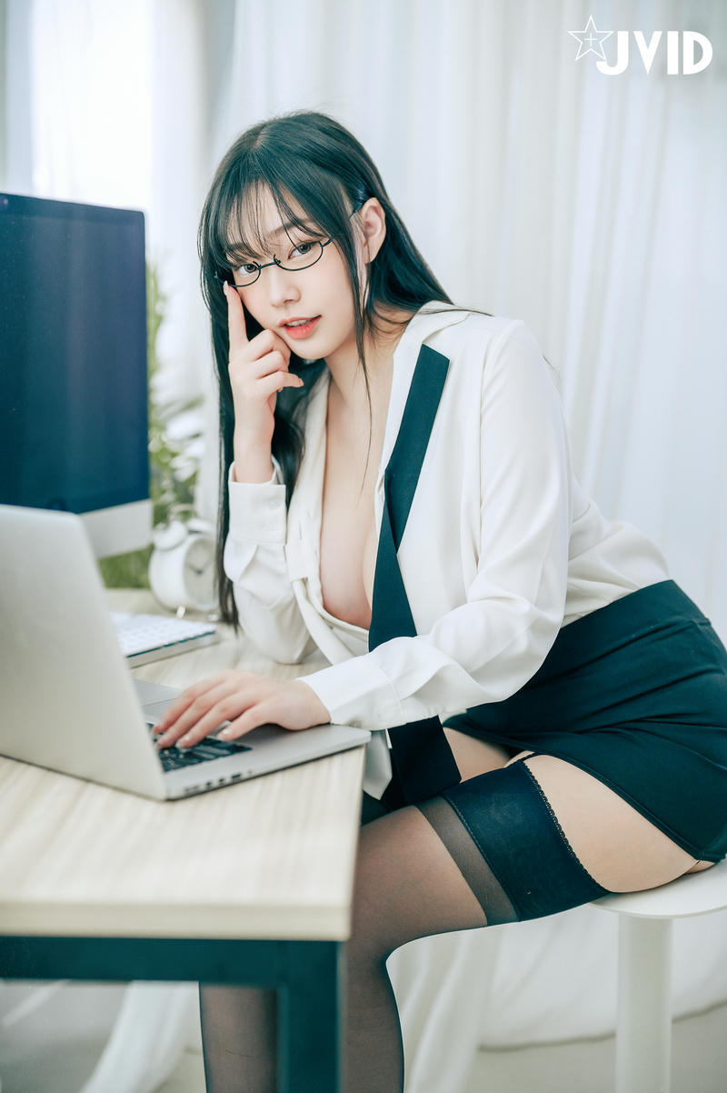 JVID NO.846 苡昕Slivia 超巨乳女秘書 [159P／428MB]_第1集