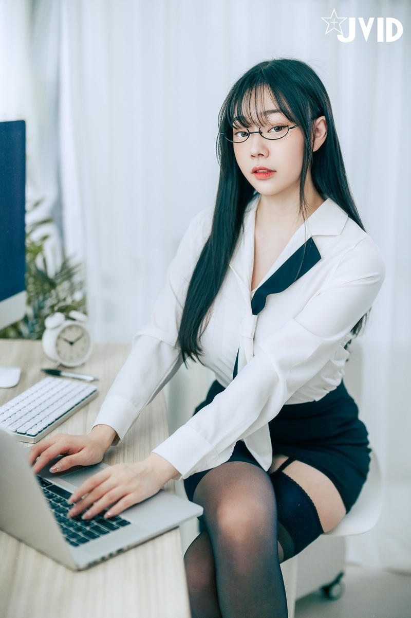JVID NO.846 苡昕Slivia 超巨乳女秘書 [159P／428MB]_第1集