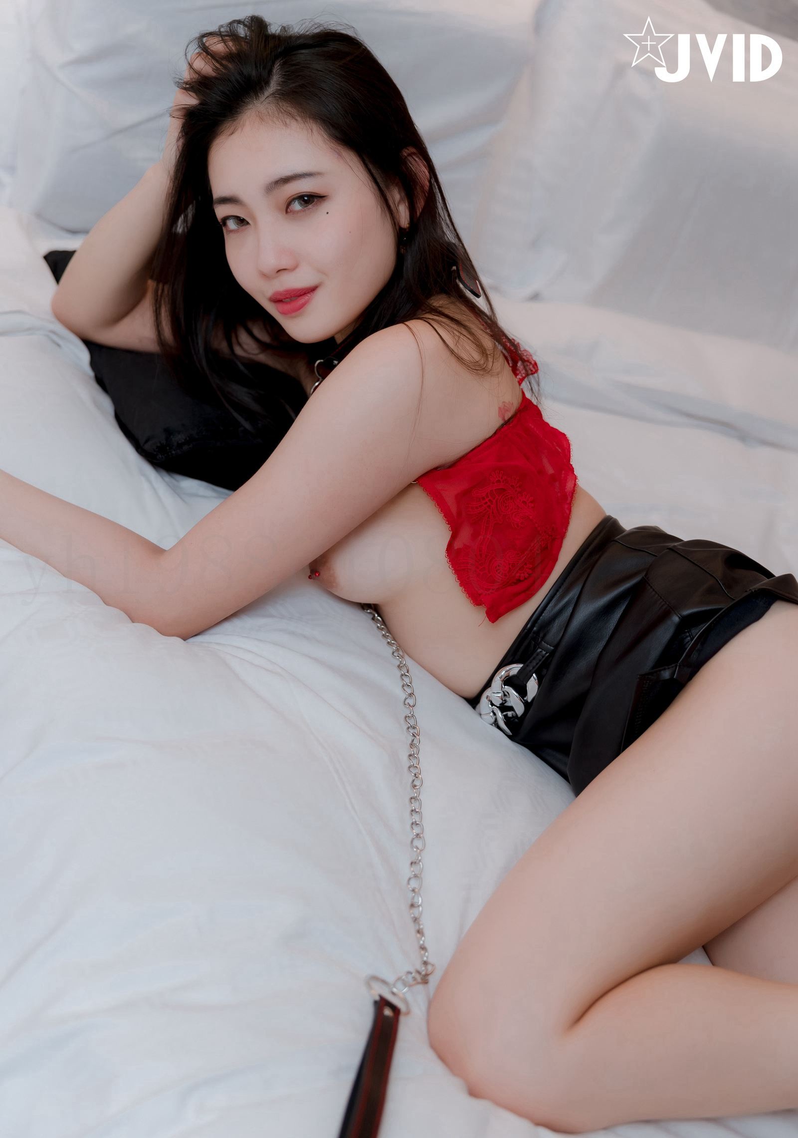 JVID - 摄影大师PureBeauty作品《乳钉逼环美女夏暮光极度诱惑女特工》高清套图201P1V_第3集