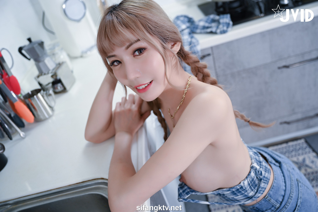JVID NO.882 芷萱 斯文青春廚娘 [132P+1V／795MB]_第1集