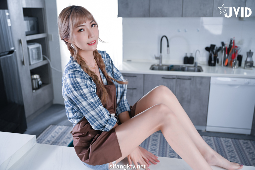 JVID NO.882 芷萱 斯文青春廚娘 [132P+1V／795MB]_第2集