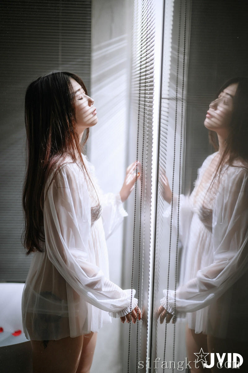 JVID NO.932 肉包Mini 用玫瑰成功征服 [237P1V 645MB]_第9集
