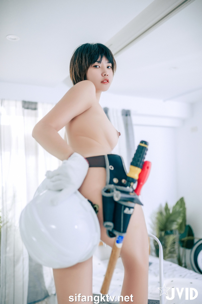 JVID NO.951 果寶寶 果寶寶炎熱天氣下修冷氣的女師傅 [170P1V 831MB]_第4集