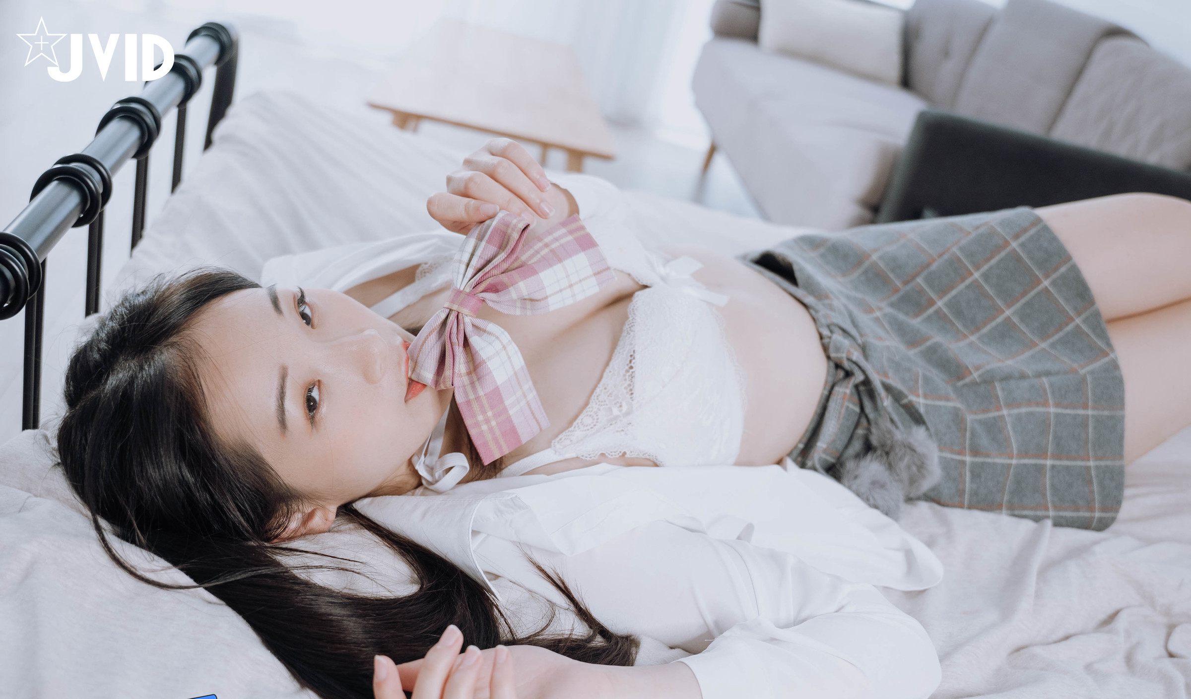 JVID 绝品双马尾女孩想在学长的胯下依偎四点全露 132P1V_第2集
