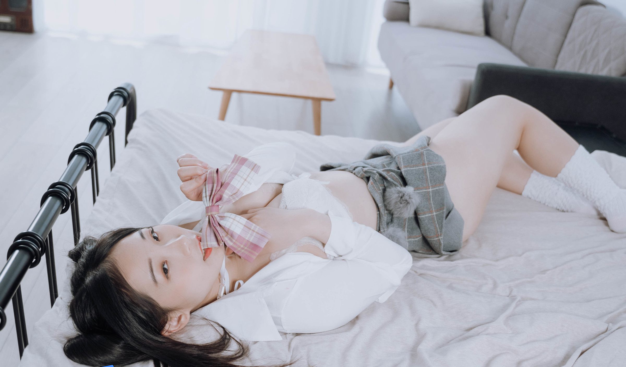 JVID 绝品双马尾女孩想在学长的胯下依偎四点全露 132P1V_第2集