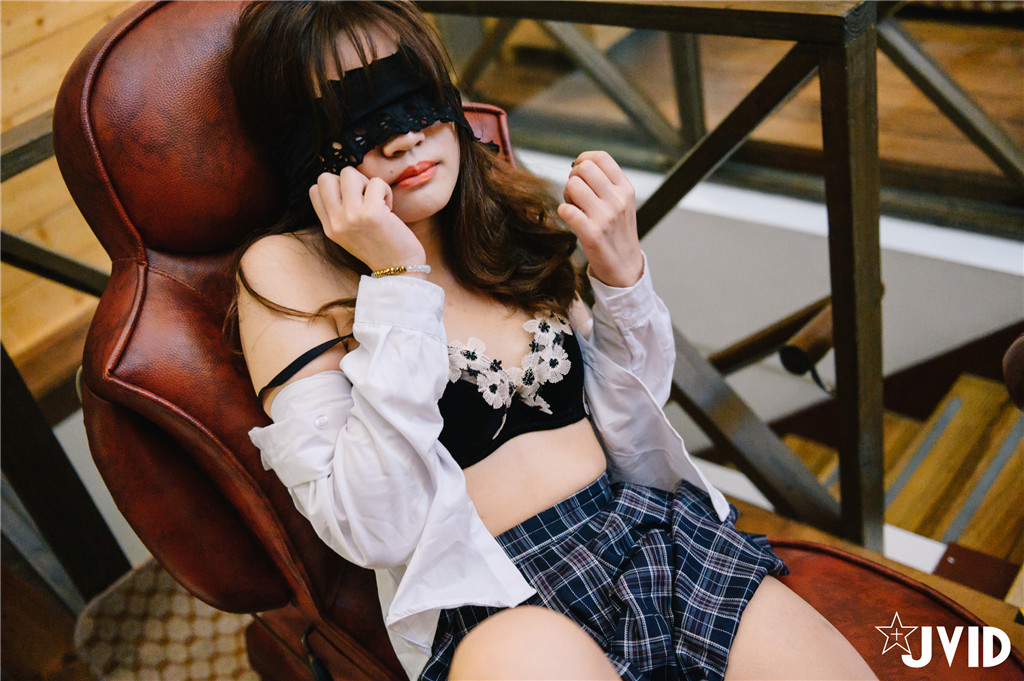 JVID 雪莉学妹说着“我好痒喔，学长你什么时候才会插进来呢 90P1V_第2集