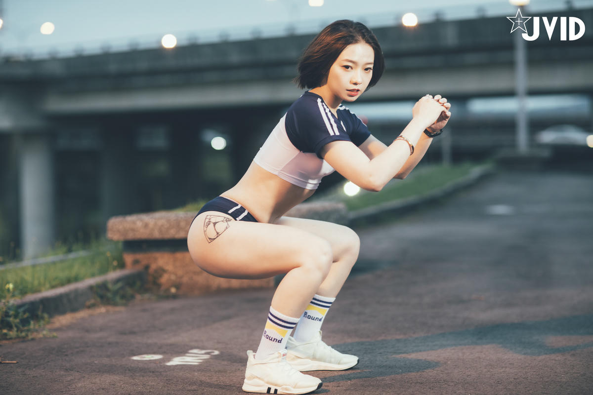 JVID精.品. 雅.捷.「.全.裸.露.點.7分.多.鐘.劇.情.片.」.健.身.教.練.把.正.在.做.運.動.的.雅.捷.少.女.操.翻.了_第1集