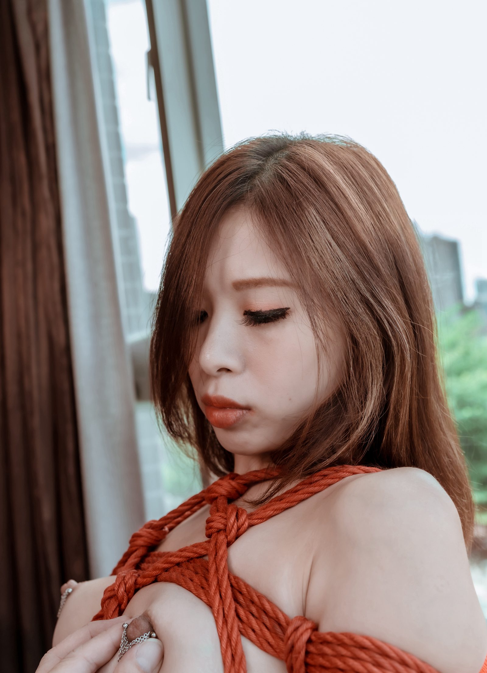 JVID - 2020-09-05出品绳缚摄影大师巴贝瑞色色的美女模特【白荷】想要全裸绑在窗边自慰DIY给大家看图117P+1V_第6集