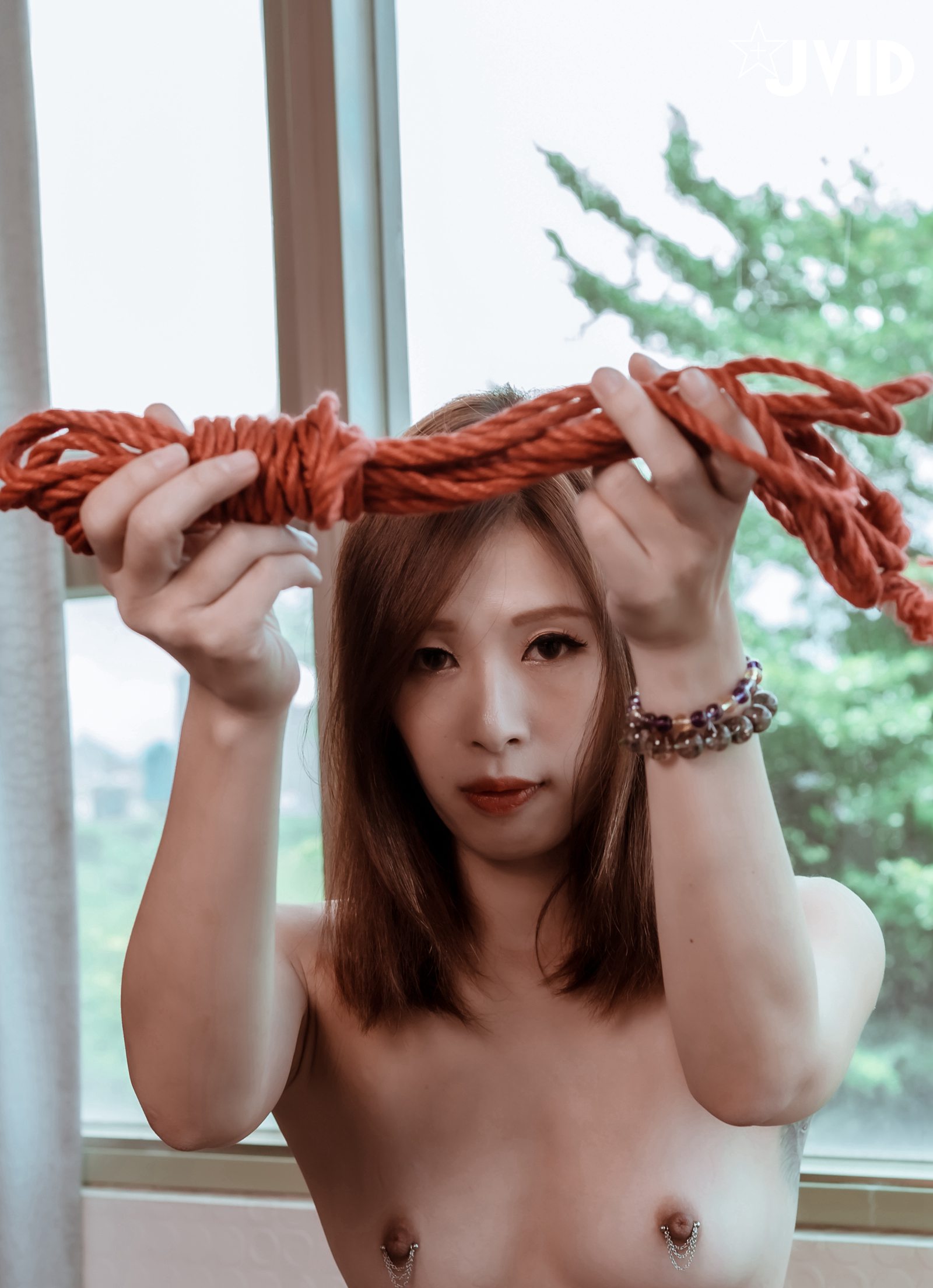 JVID - 2020-09-05出品绳缚摄影大师巴贝瑞色色的美女模特【白荷】想要全裸绑在窗边自慰DIY给大家看图117P+1V_第2集