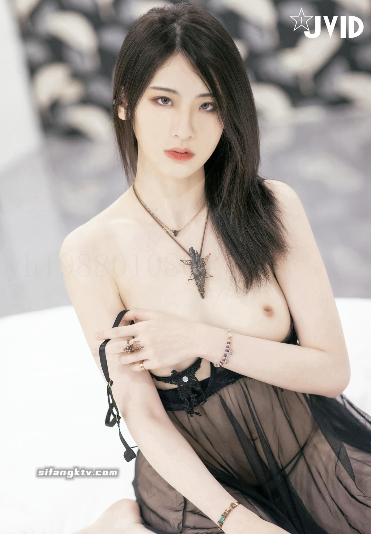 年终大回馈-女神尤妆妆私宅公开邀你共浴共眠 98P1V_第11集