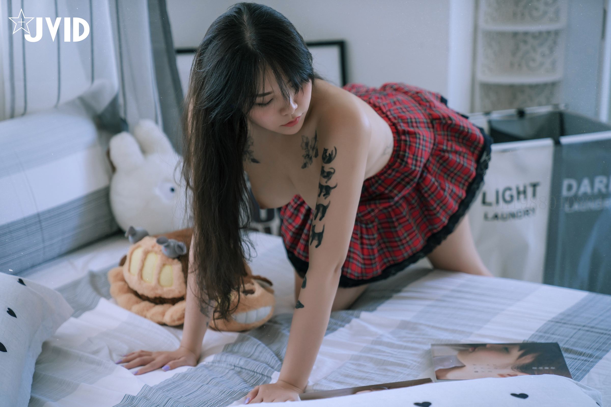 JVID - 看似清纯学生妹 Bunny 87P1V_第2集