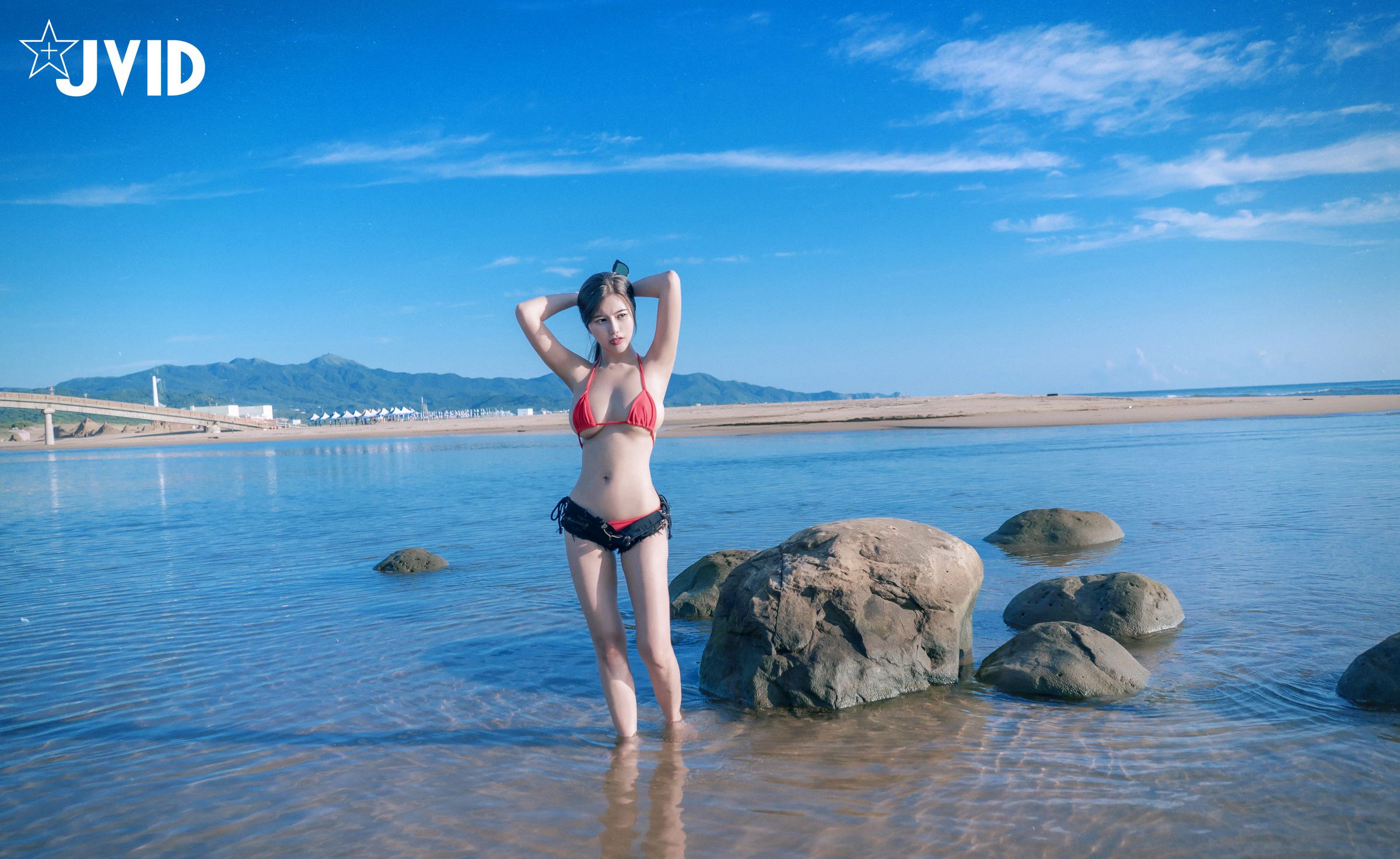 JVID - 神似关之琳巨乳女神木木森的比基尼全裸沙滩 112P1V_第4集
