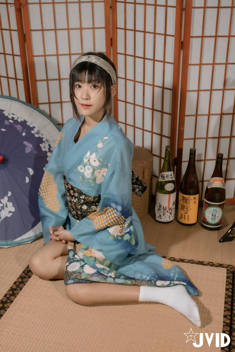 JVID - 精品 超可爱清纯女神（酸猫妹妹）绳衣裸舞 122P2V_第2集