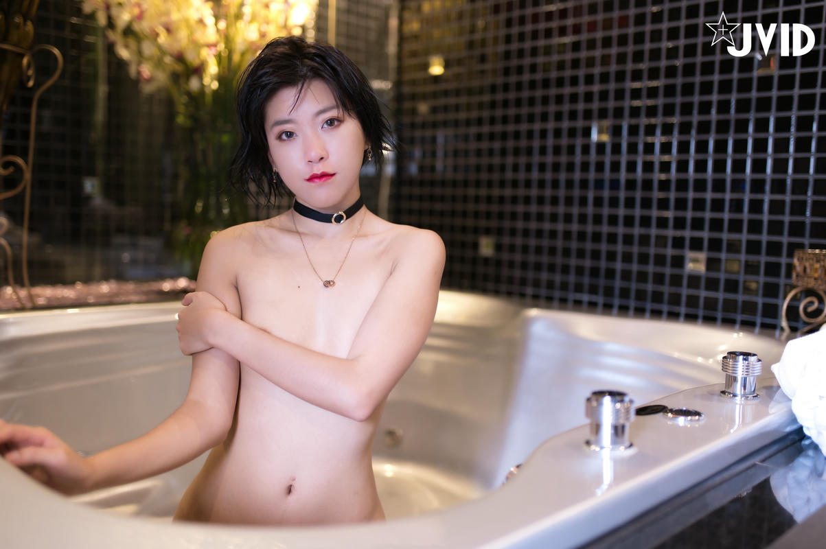 JVID - 精品短发性感【酸猫女孩】四点全露X视频自摸流白浆-附原版套图 56P1V_第2集