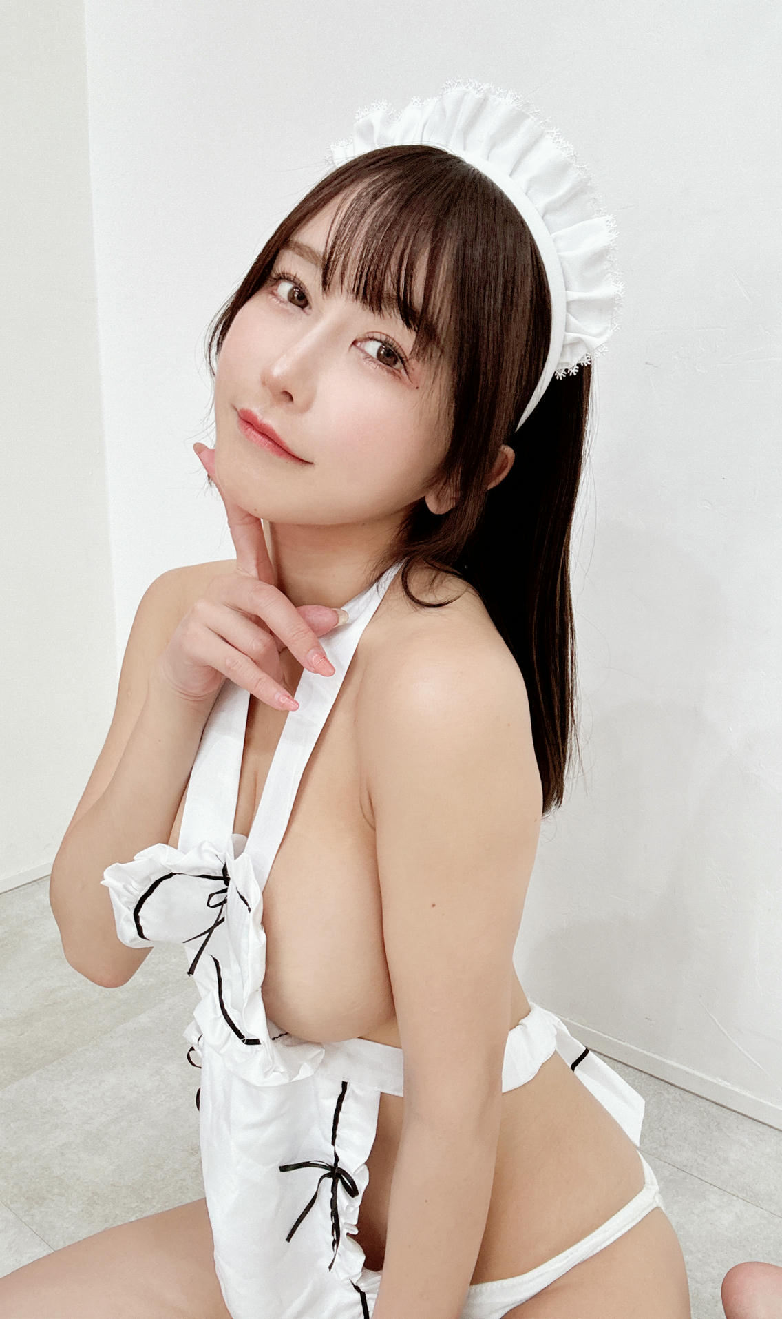日本coser-193iKkyu3-いくみ-2024-05-18 Bare Apron Maidcv 34P_第1集
