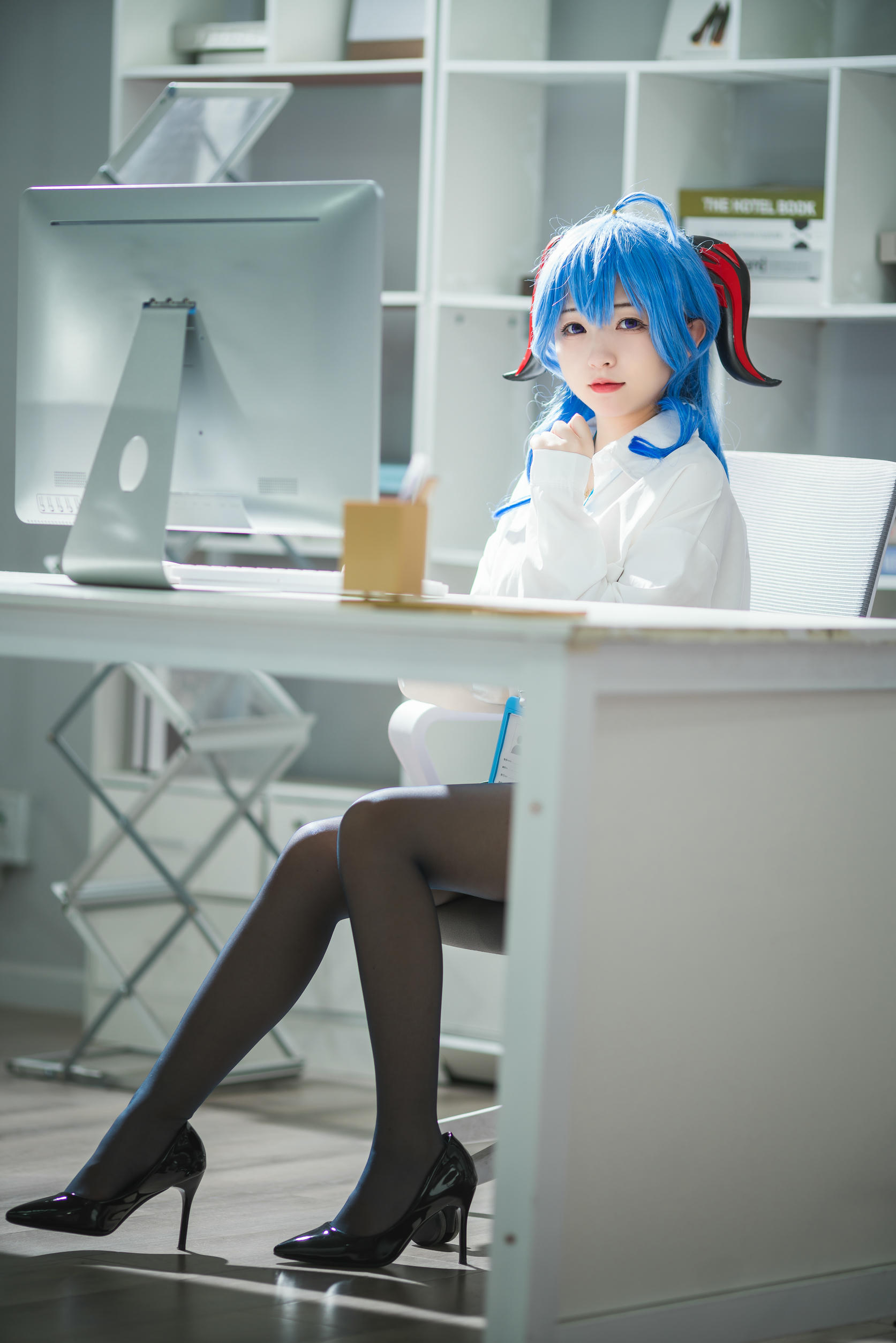 花铃Hana NO.020 甘雨秘书ol [94P-671MB]_第5集