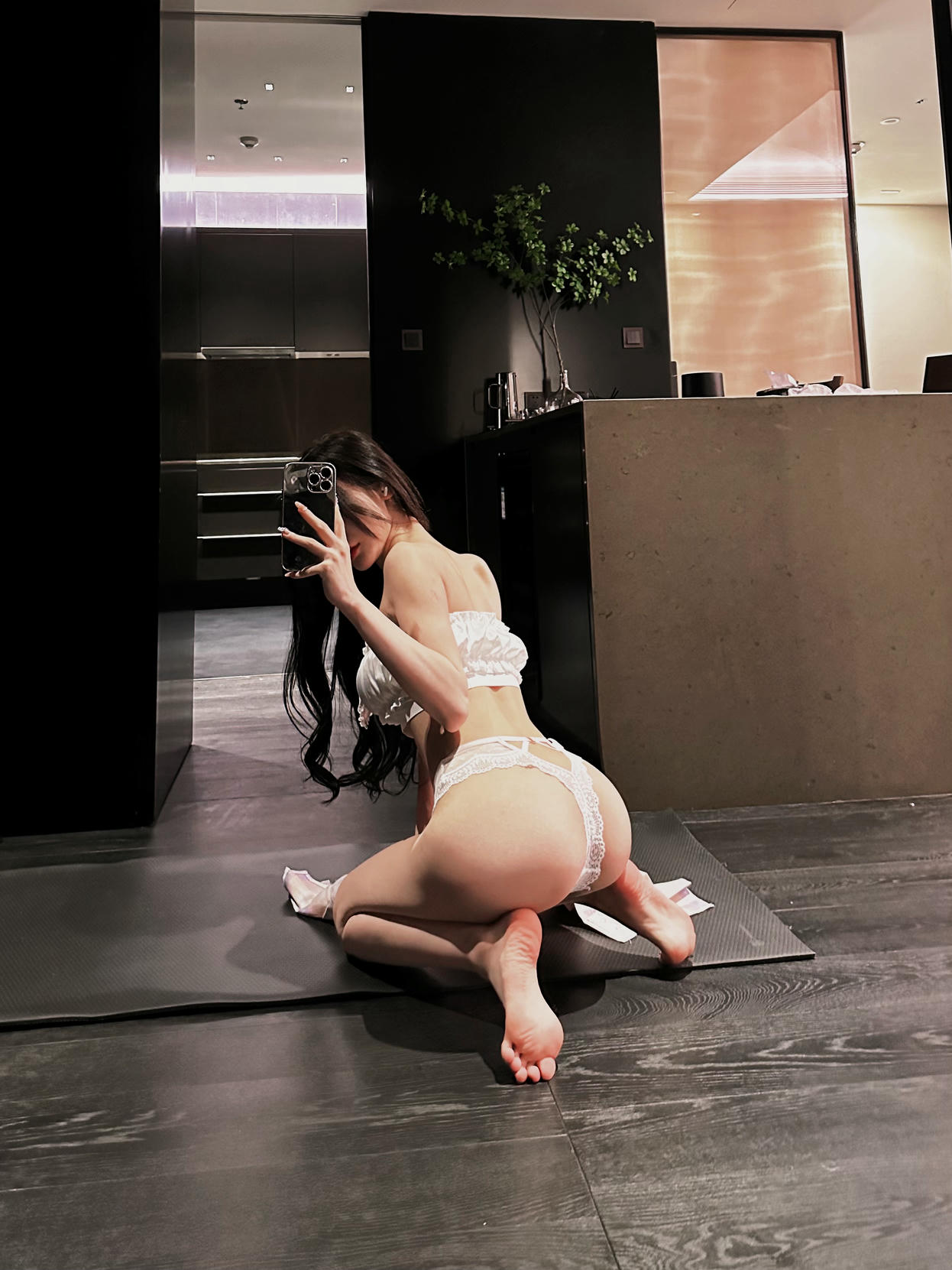 黎允熙baby微蜜圈 NO.023 美腿玉足 [29P+4V／254MB]_第1集