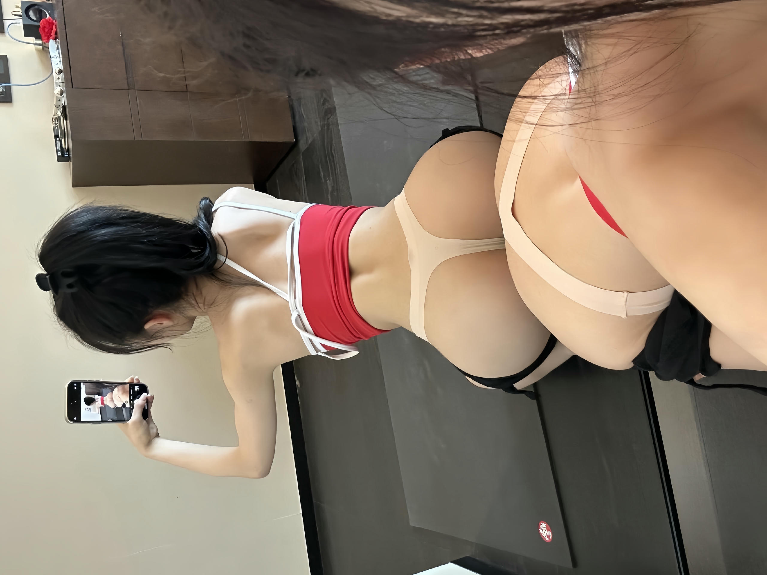 黎允熙baby微蜜圈 NO.032 红色[15P5V 100MB]_第1集