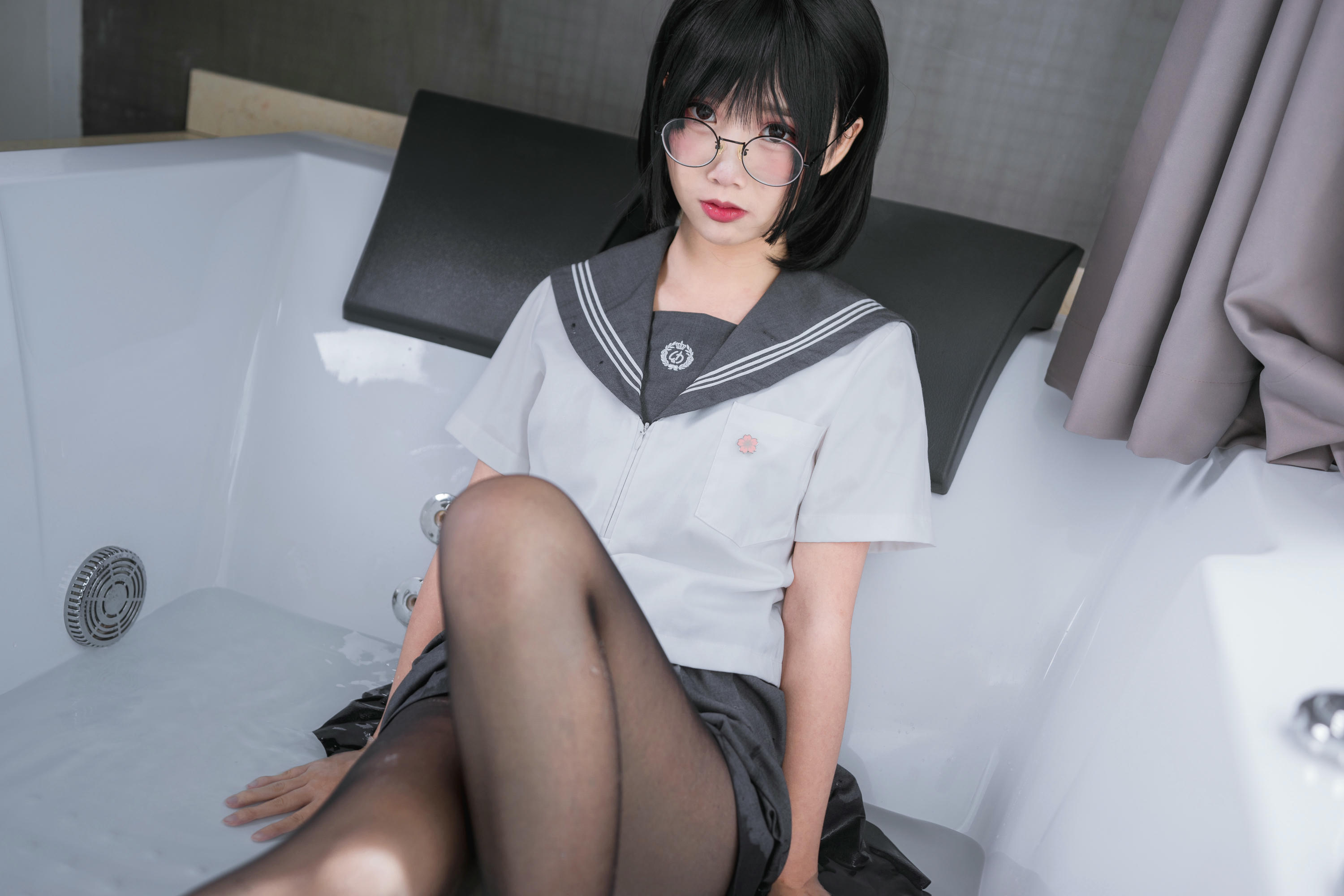 Coser面饼仙儿 NO.016 脑内少女 黑丝JK [25P-241MB]_第1集