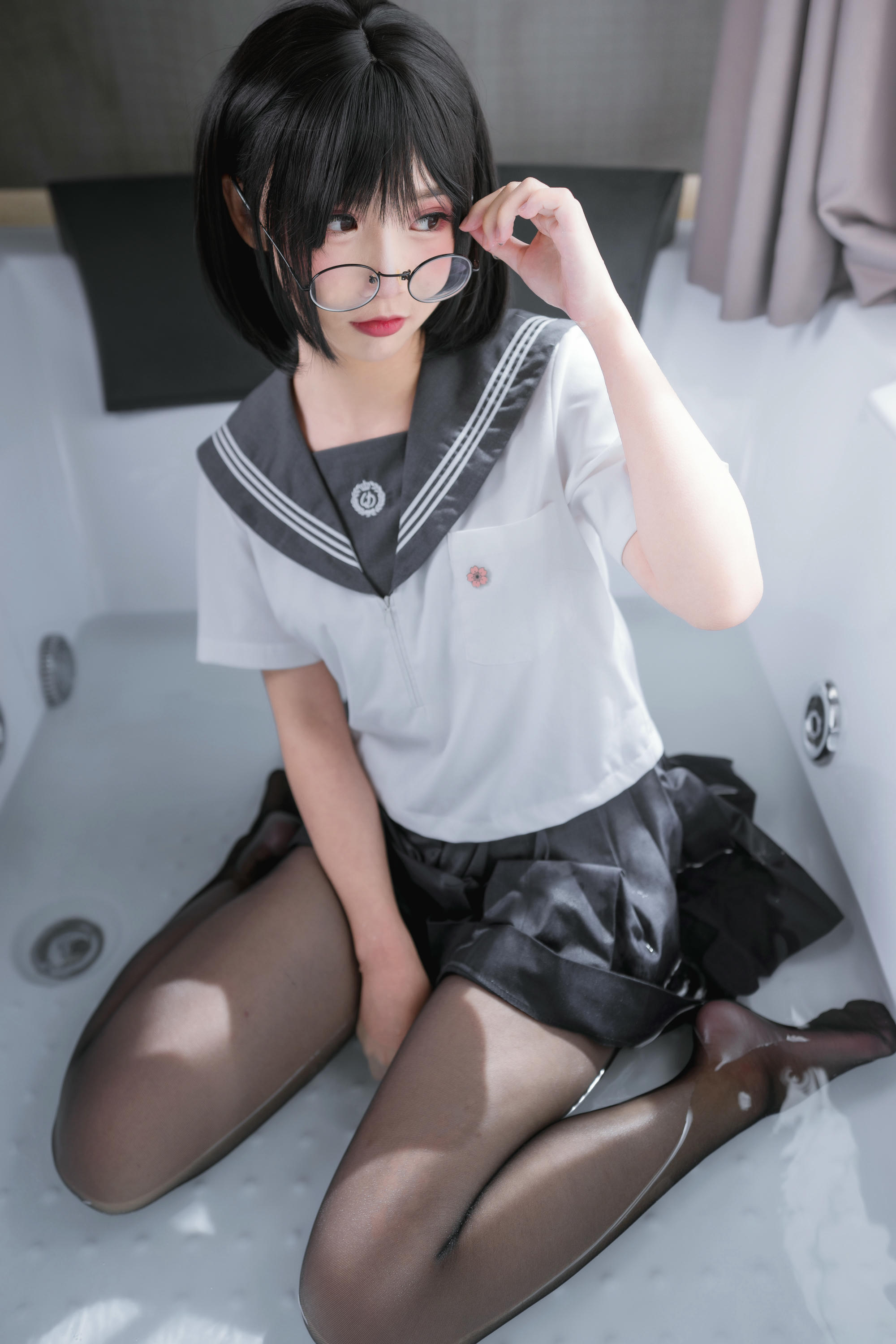Coser面饼仙儿 NO.016 脑内少女 黑丝JK [25P-241MB]_第1集