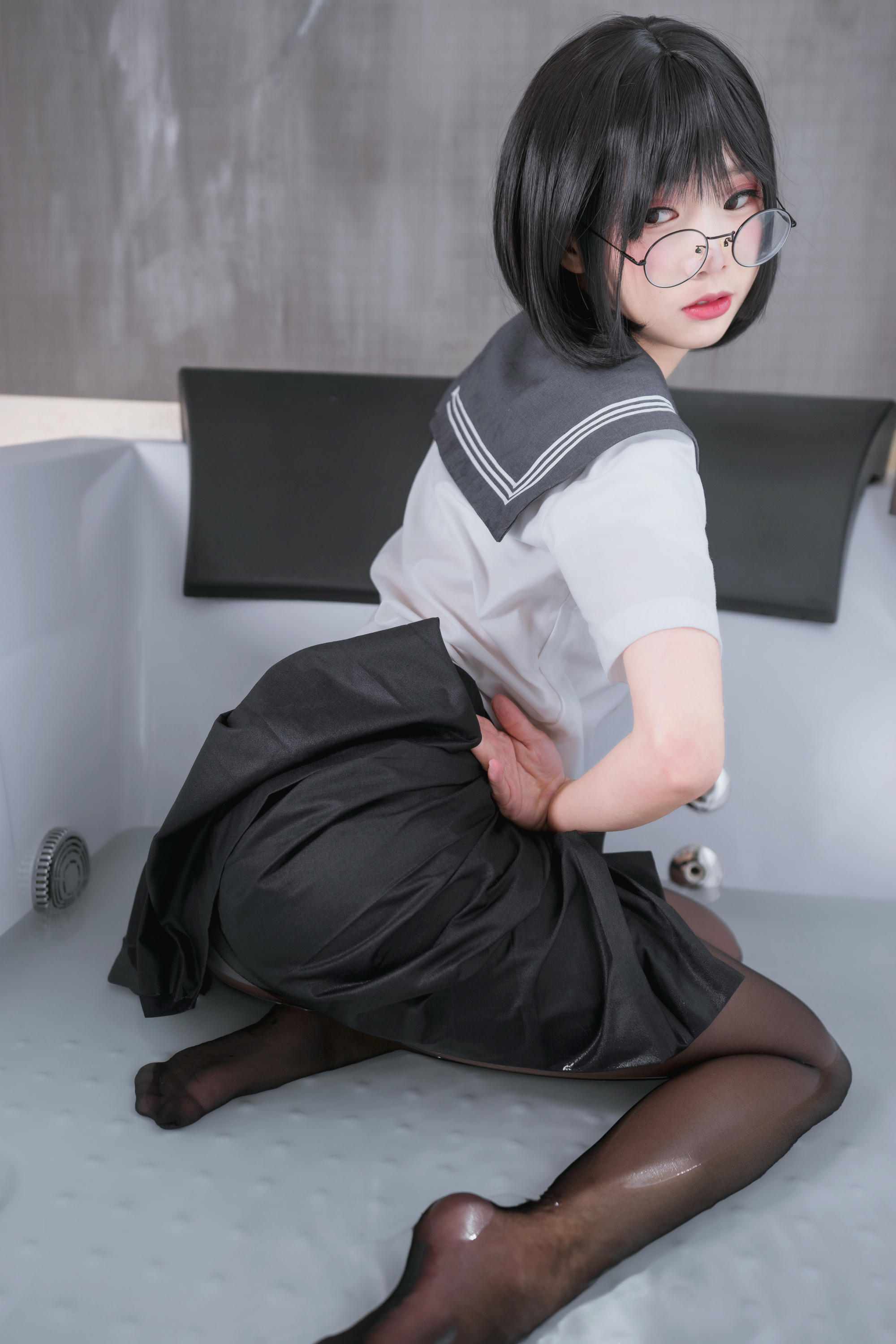 Coser面饼仙儿 NO.016 脑内少女 黑丝JK [25P-241MB]_第1集