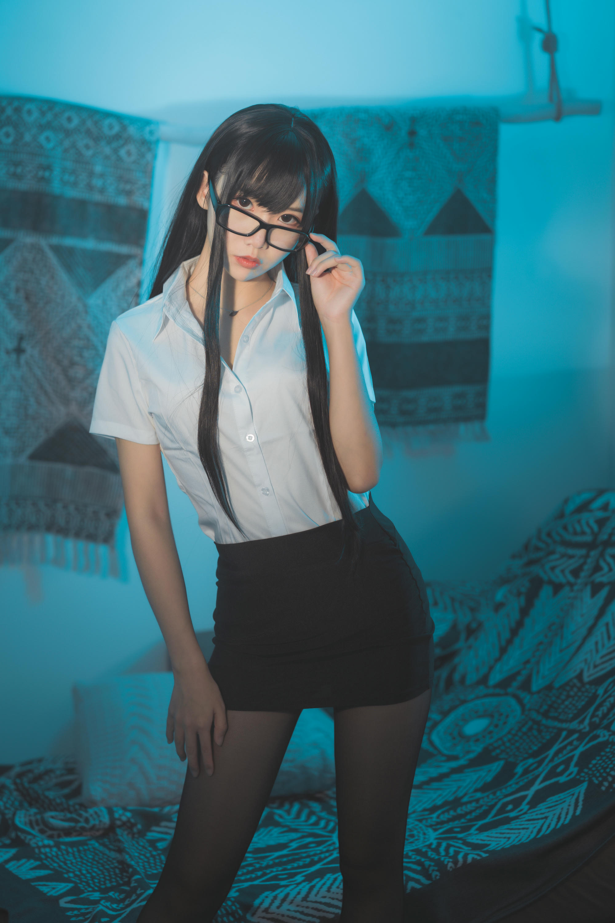 Coser面饼仙儿 NO.042 黑丝OL [26P-347MB]_第1集