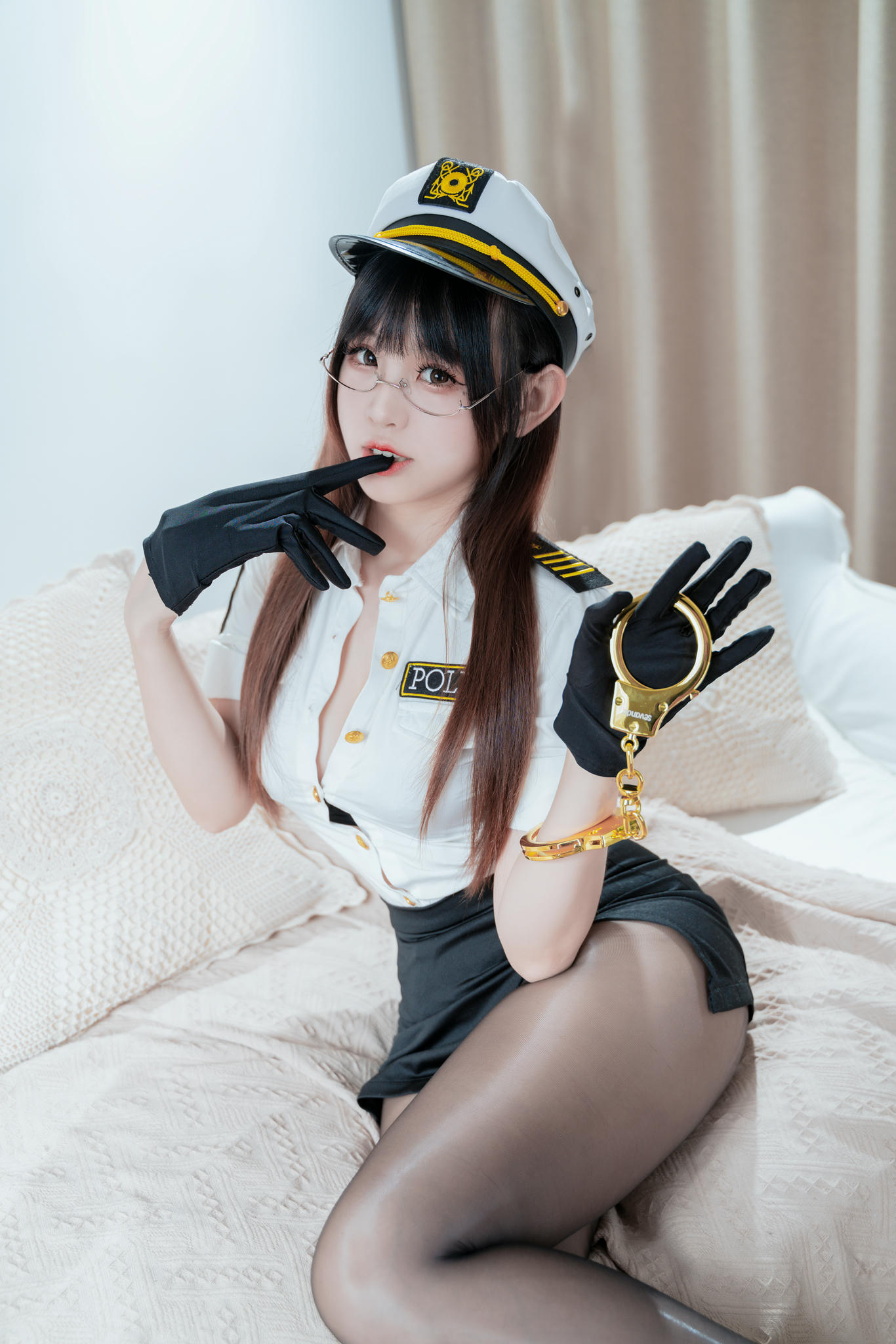 miko酱ww NO.017 缠绕女警 [45P1V 486MB]_第1集