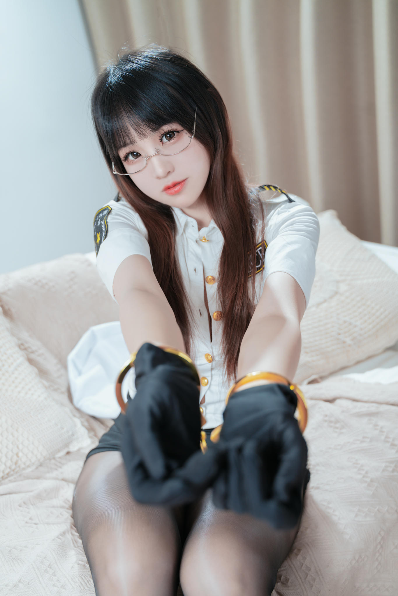 miko酱ww NO.017 缠绕女警 [45P1V 486MB]_第1集
