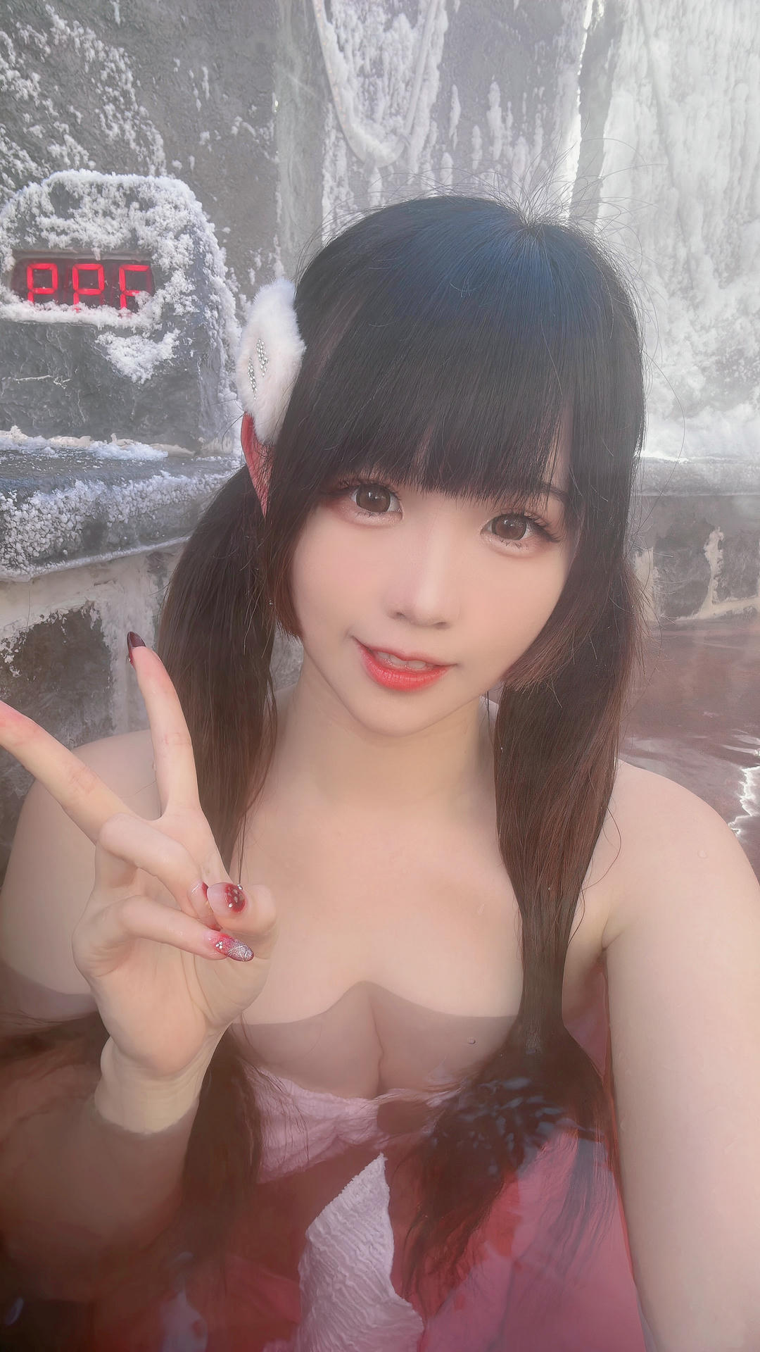 miko酱ww NO.019 mikoの雪地温泉 [36P3V 746MB]_第1集