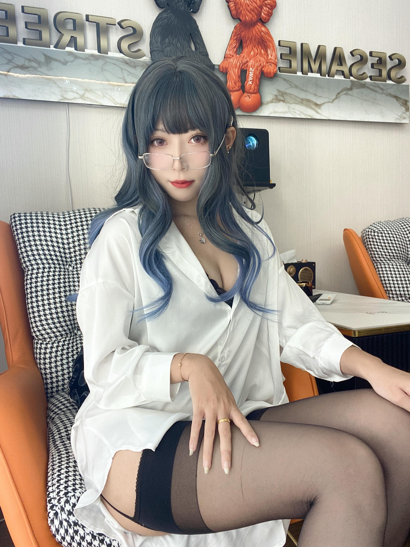 Money冷冷 NO.019 白衬衫 [84P2V 2.62GB]_第1集