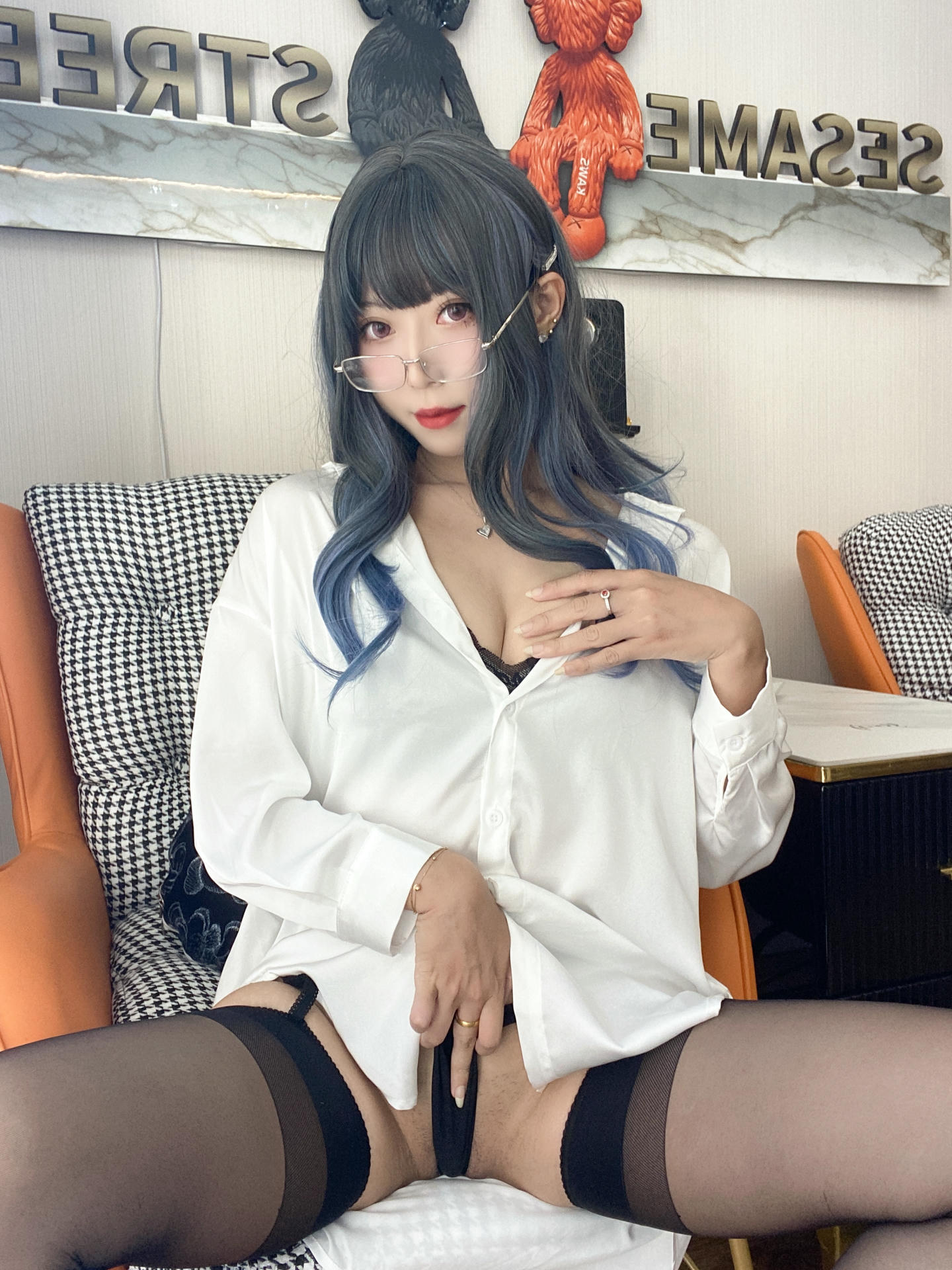 Money冷冷 NO.019 白衬衫 [84P2V 2.62GB]_第1集