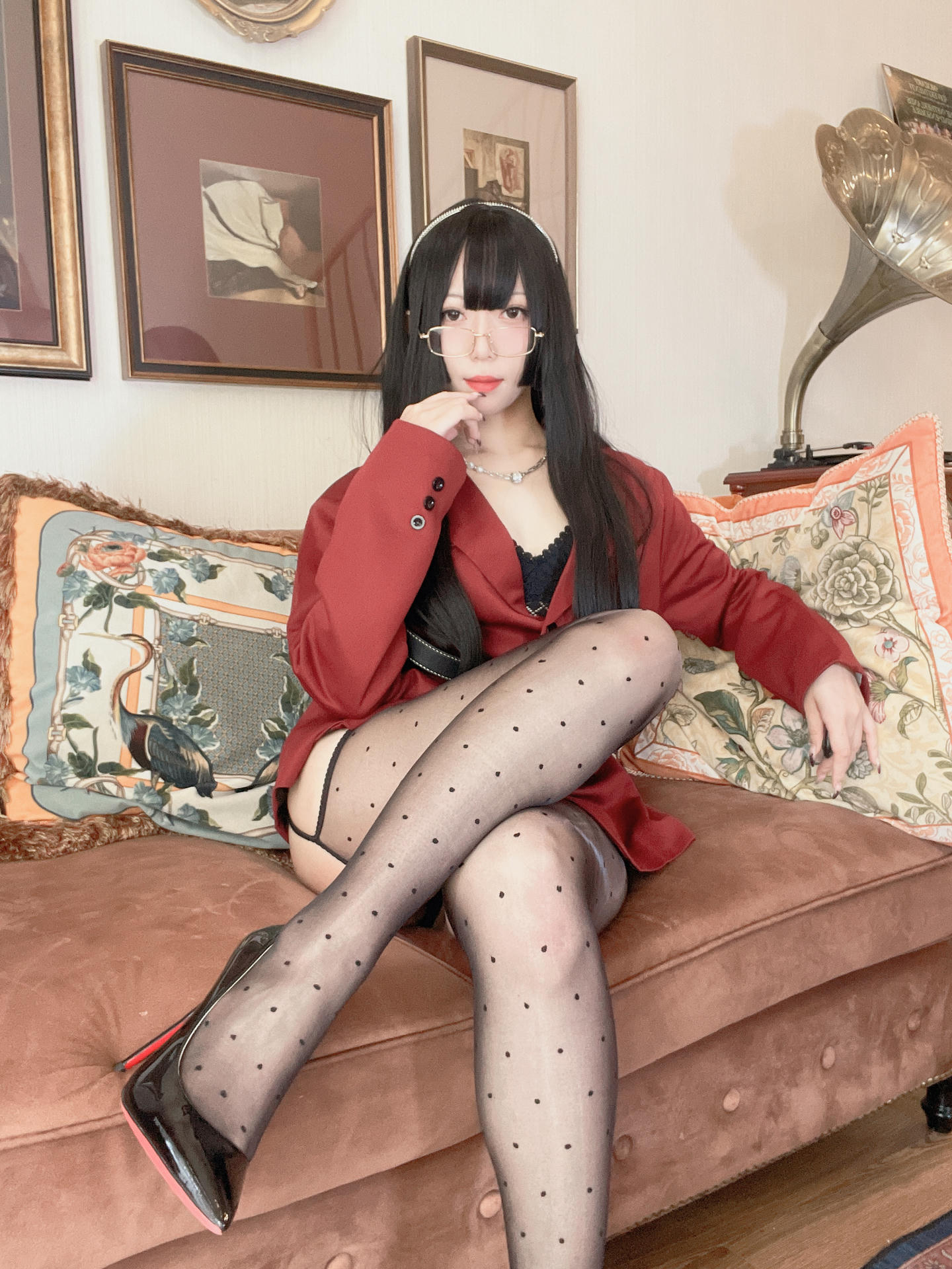 Money冷冷 NO.038 红西装 [78P2V 2.97GB]_第2集