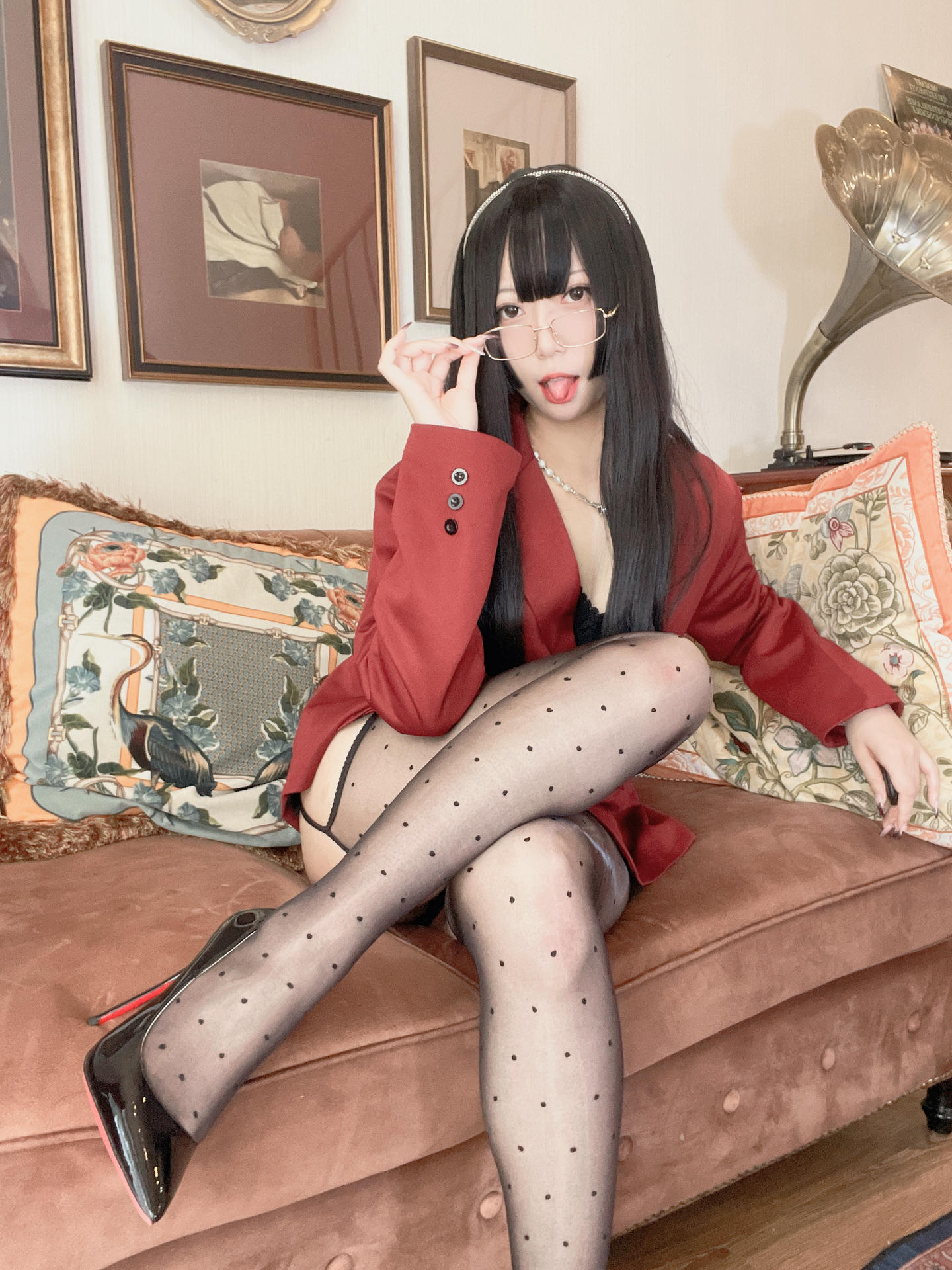 Money冷冷 NO.038 红西装 [78P2V 2.97GB]_第2集