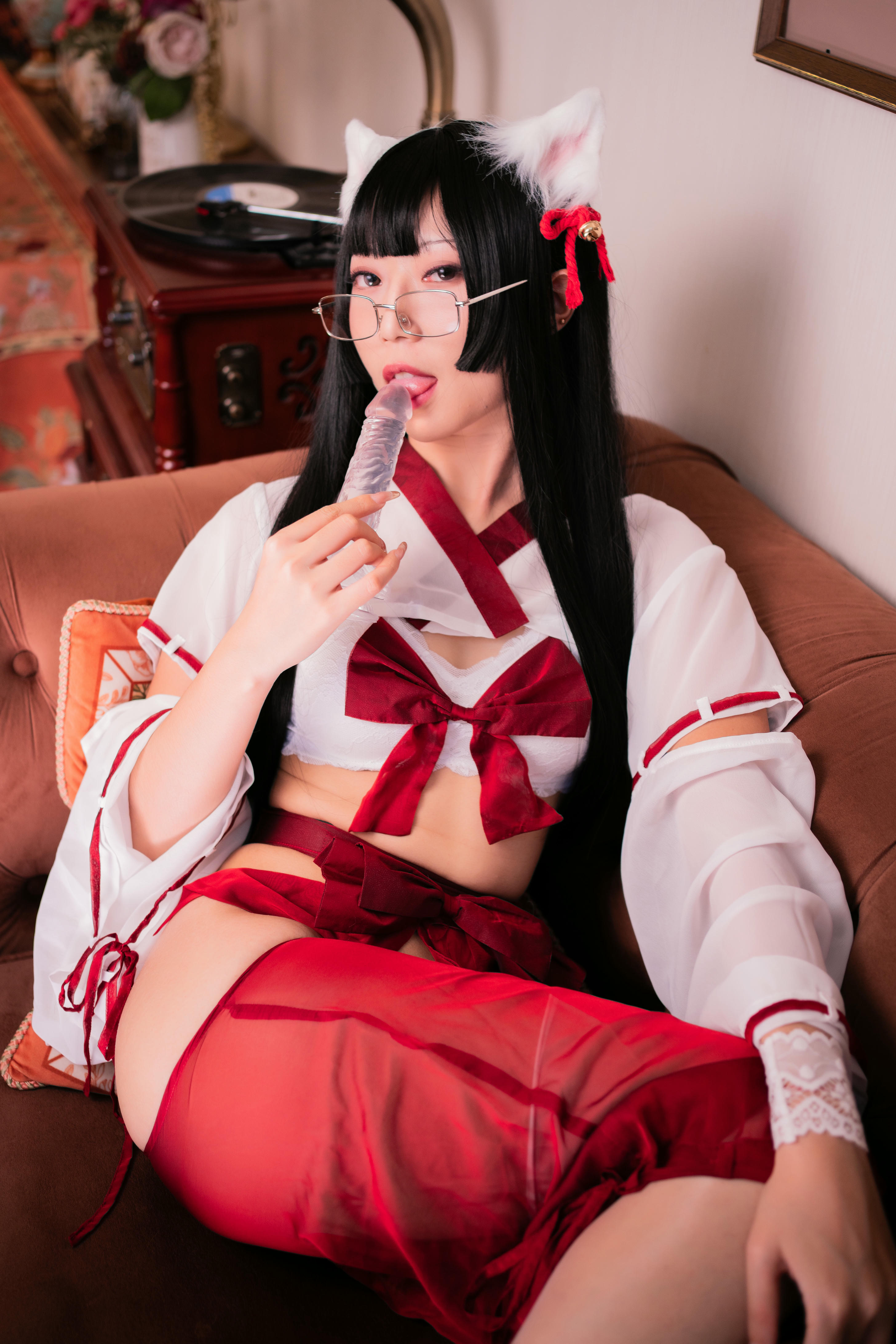 Money冷冷 NO.043 巫女 大图 [60P2V 2.34GB]_第2集