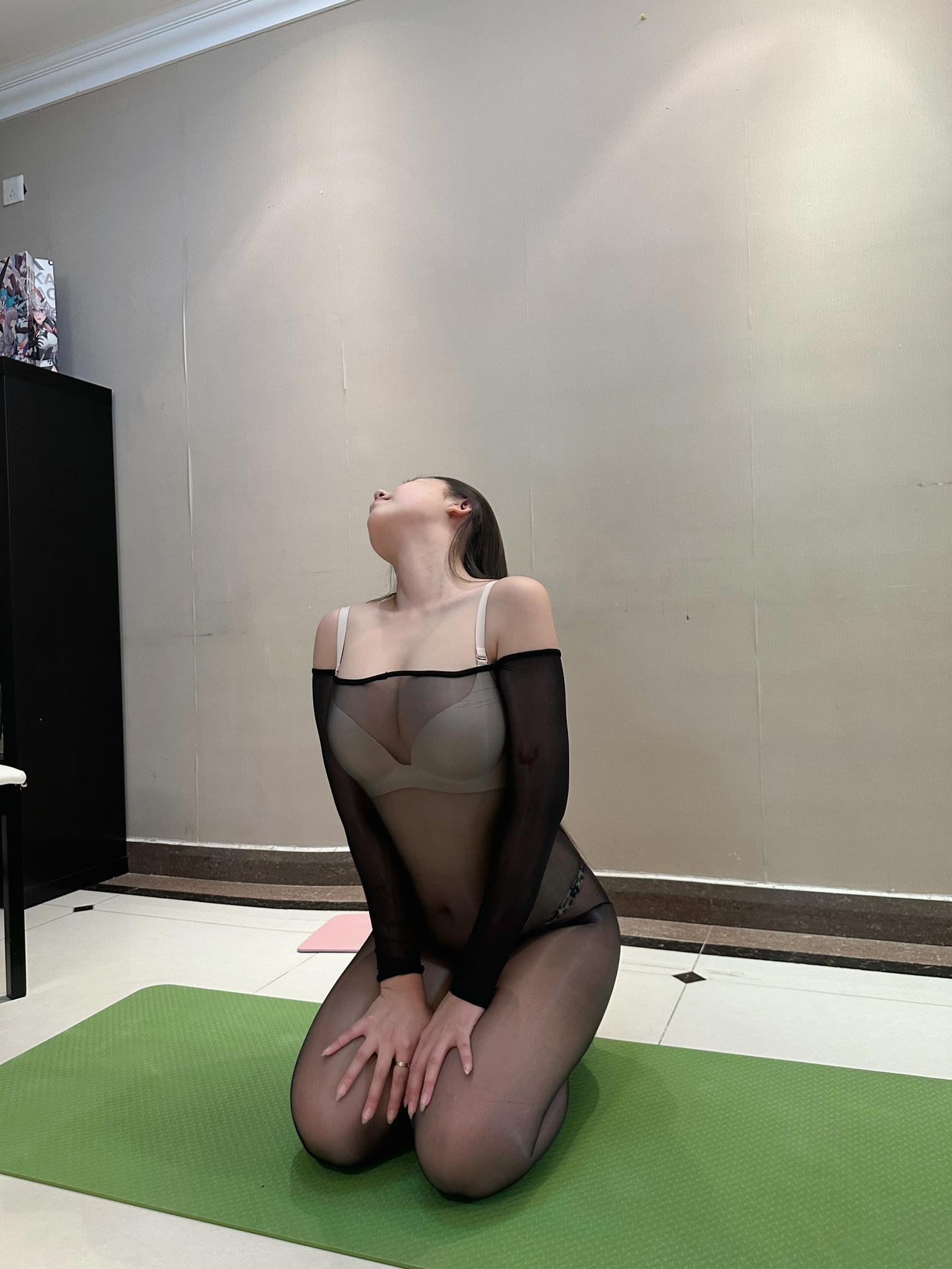 美邵女Baby NO.028 瑜伽黑丝[22P 1V 187.8M]_第1集
