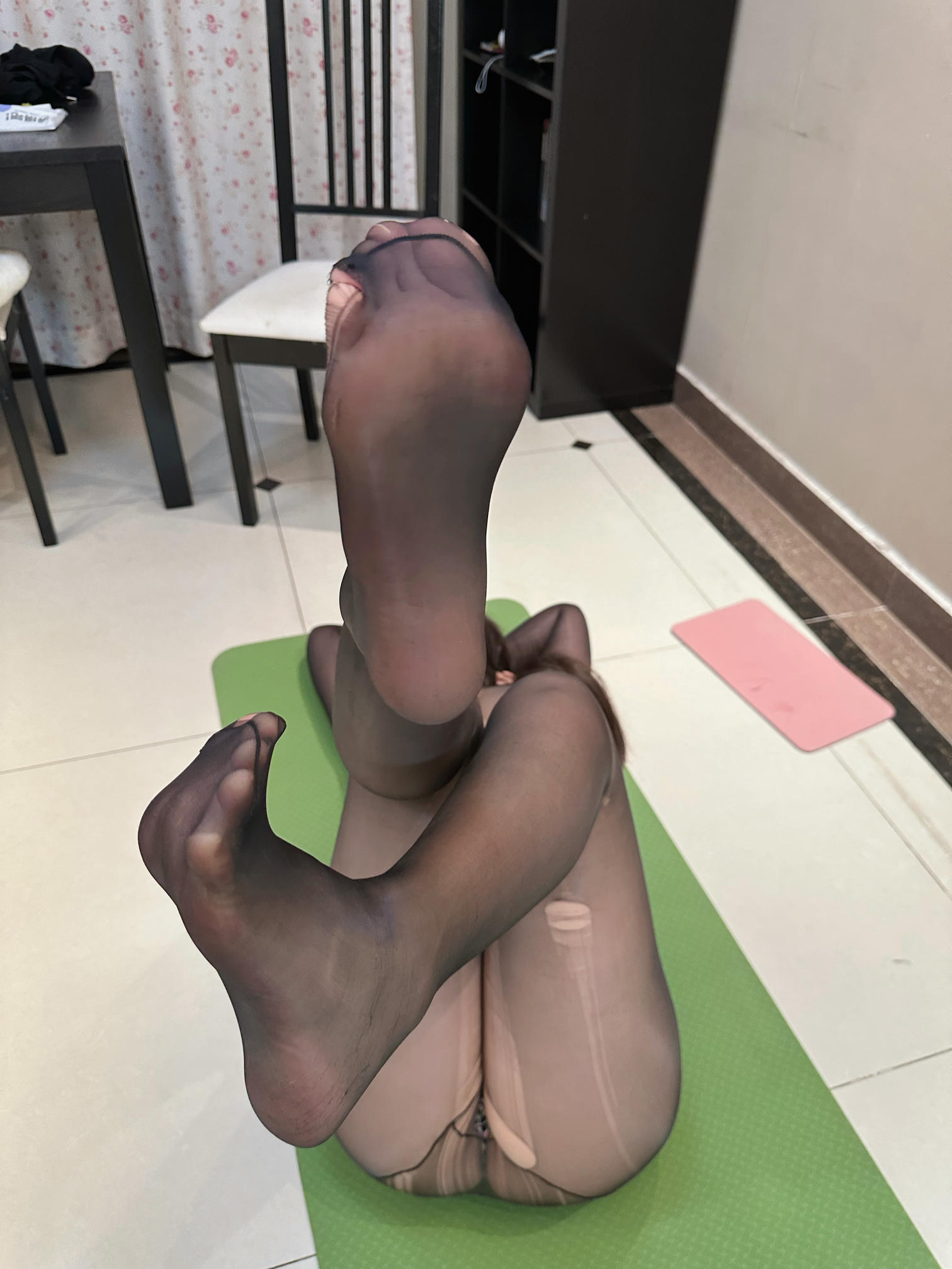 美邵女Baby NO.028 瑜伽黑丝[22P 1V 187.8M]_第1集